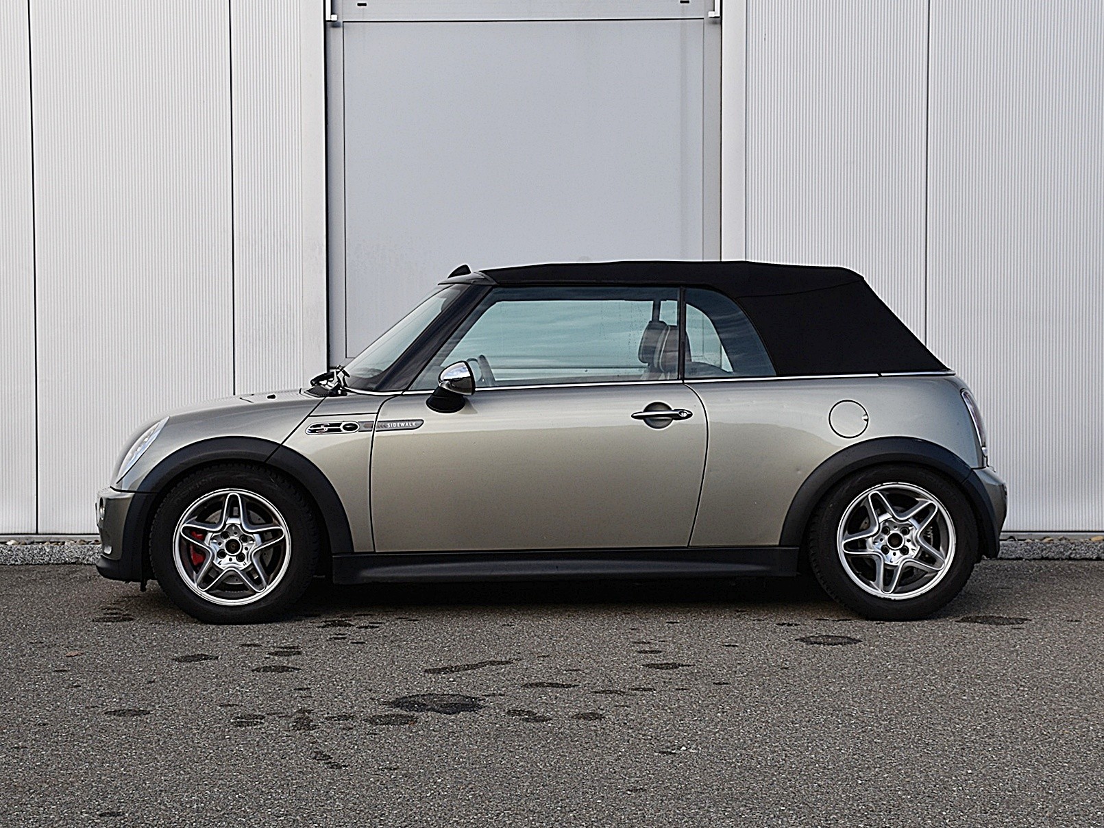 MINI Cooper S John Cooper Works SONDER-MODELL SIDEWALK-EDITION Cabriolet-image-3