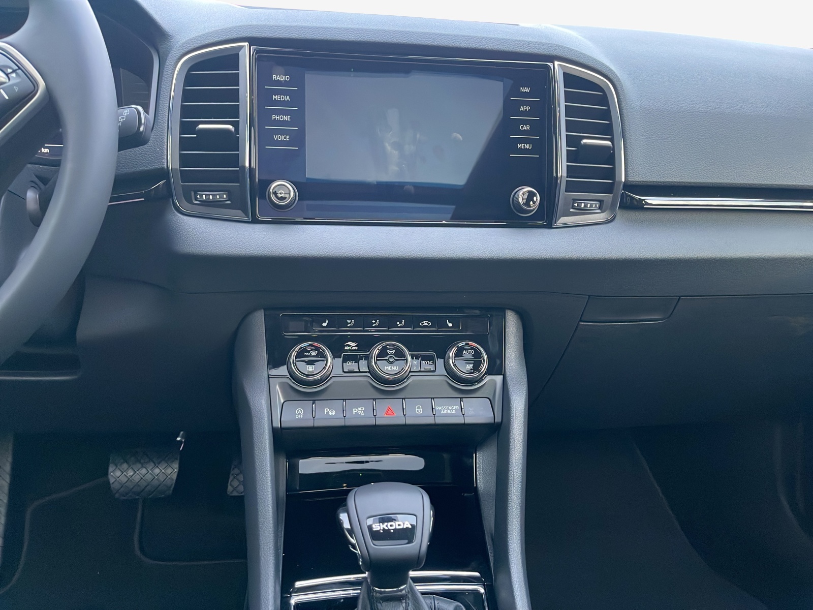 SKODA Karoq 1.5 TSI Dynamic DSG-image-10