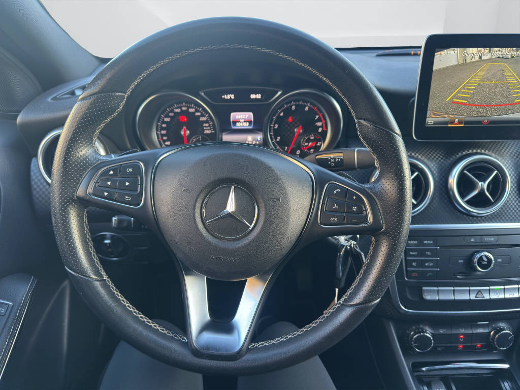 MERCEDES-BENZ A 200 Urban Night Star-image-13