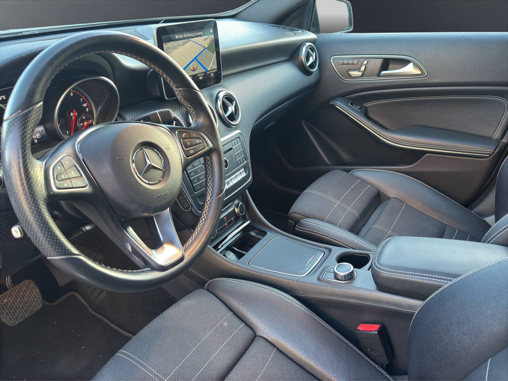 MERCEDES-BENZ A 200 Urban Night Star-image-8