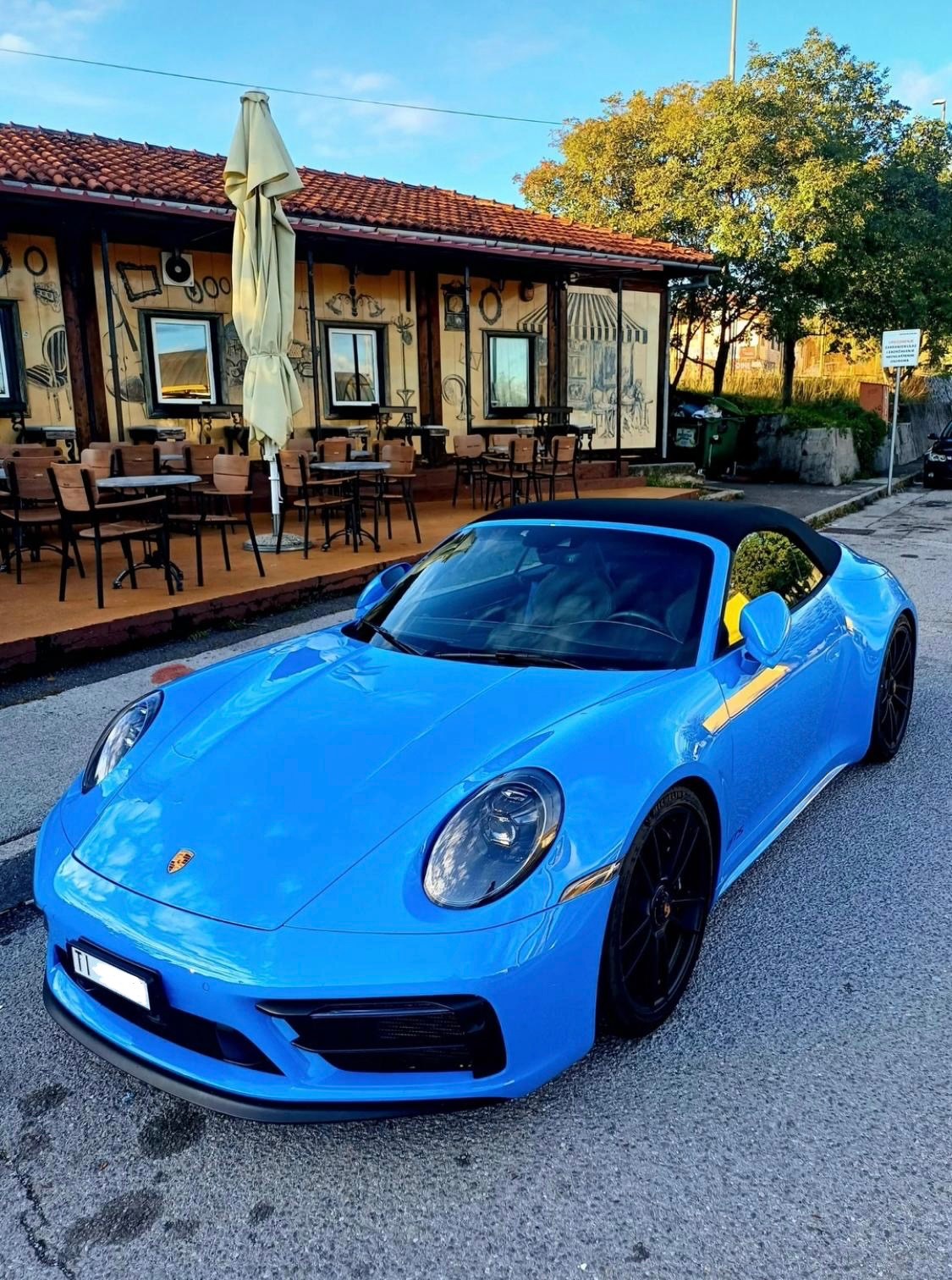 PORSCHE 911 Carrera 4 GTS Cabriolet PDK-image-4
