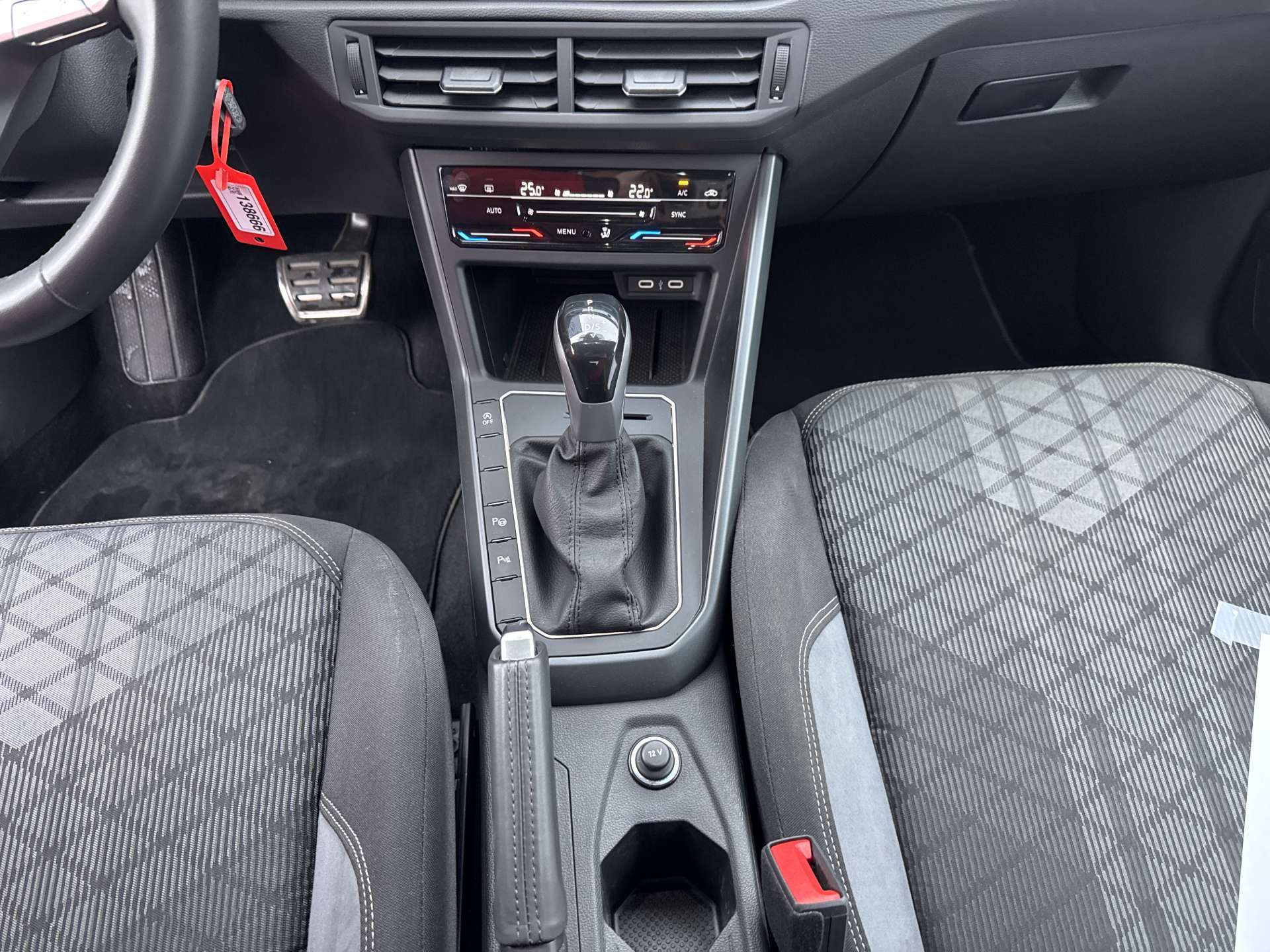 VW Polo 1.0 TSi R-Line DSG-Automat-image-11