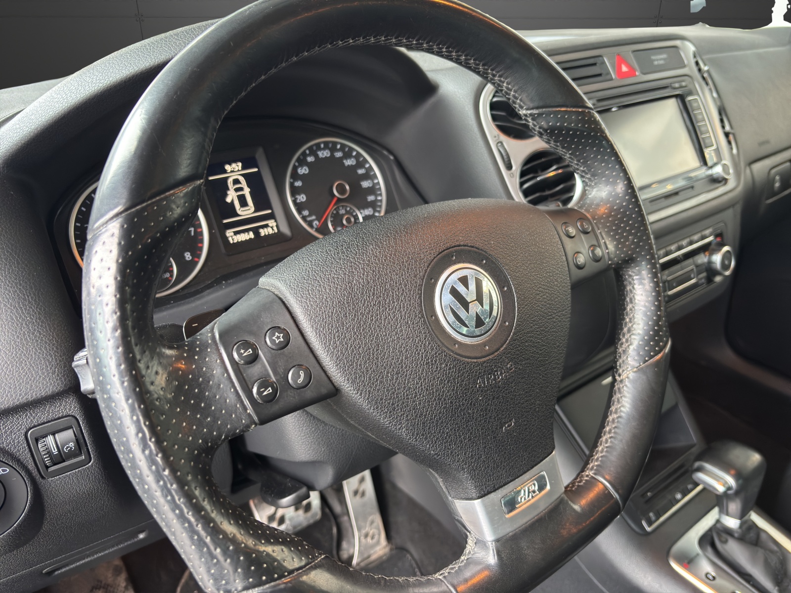 VW Tiguan 2.0 TSI Sport&Style Tiptronic-image-4