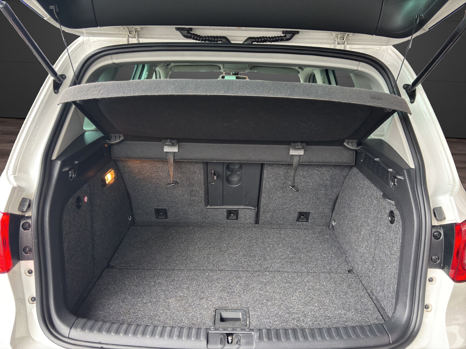 VW Tiguan 2.0 TSI Sport&Style Tiptronic-image-13