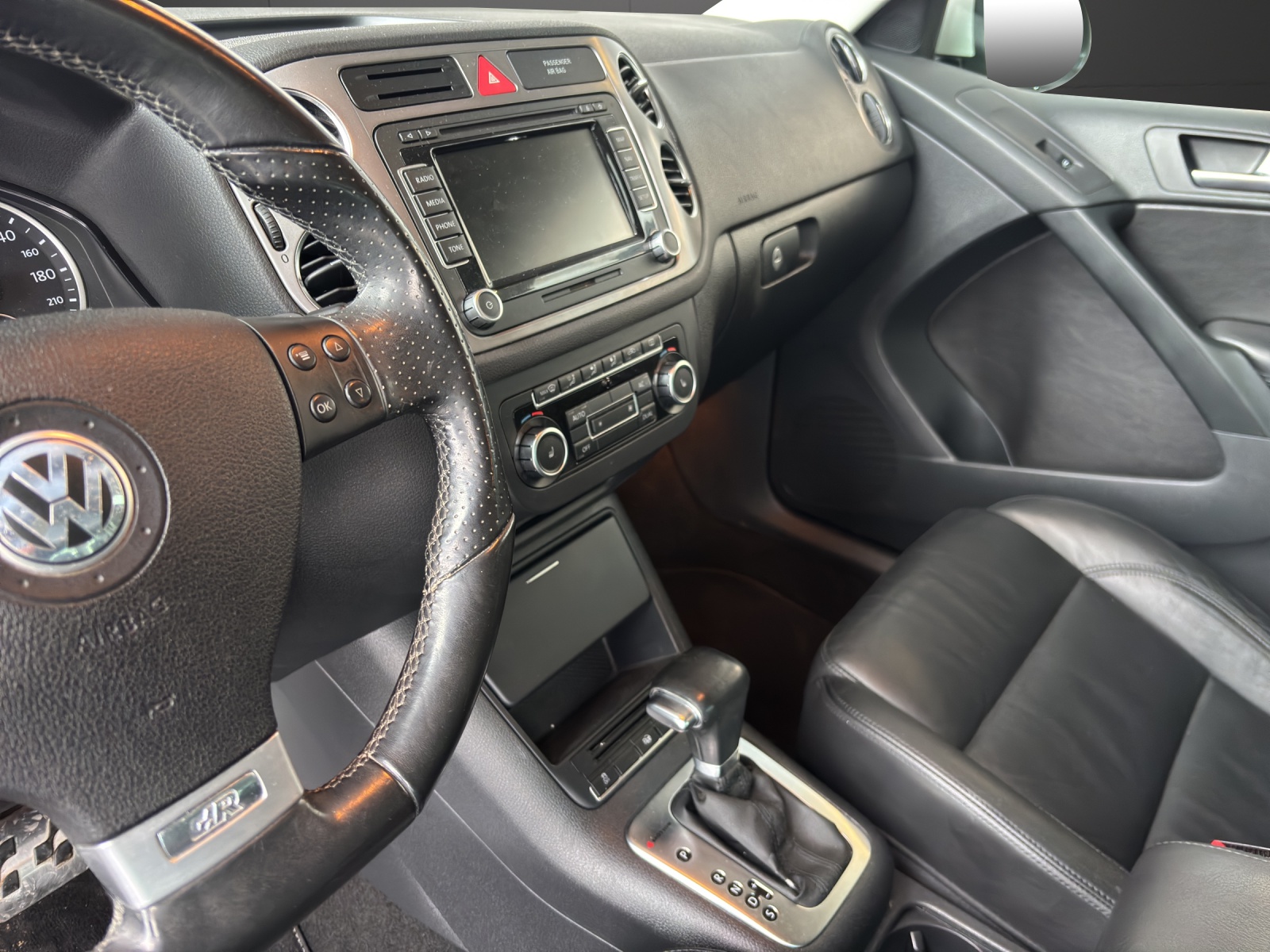 VW Tiguan 2.0 TSI Sport&Style Tiptronic-image-3