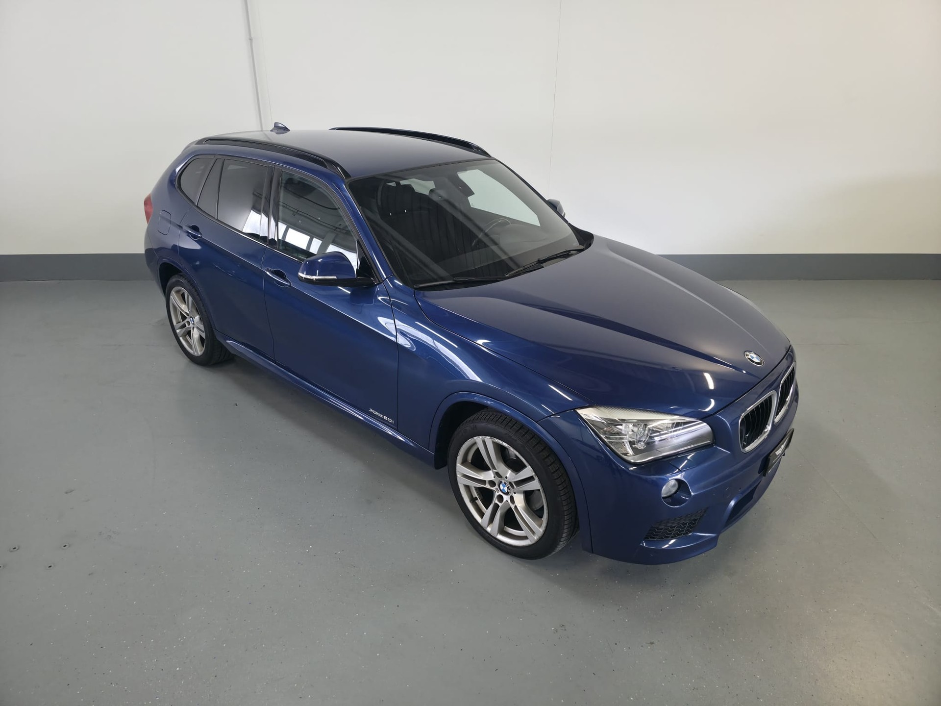 BMW X1 xDrive 20i Steptronic-image-0