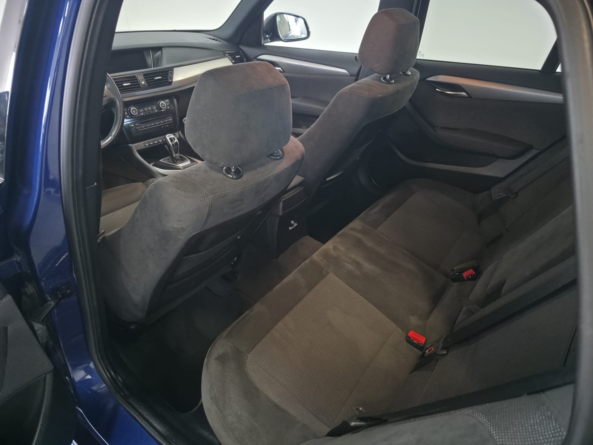 BMW X1 xDrive 20i Steptronic-image-21