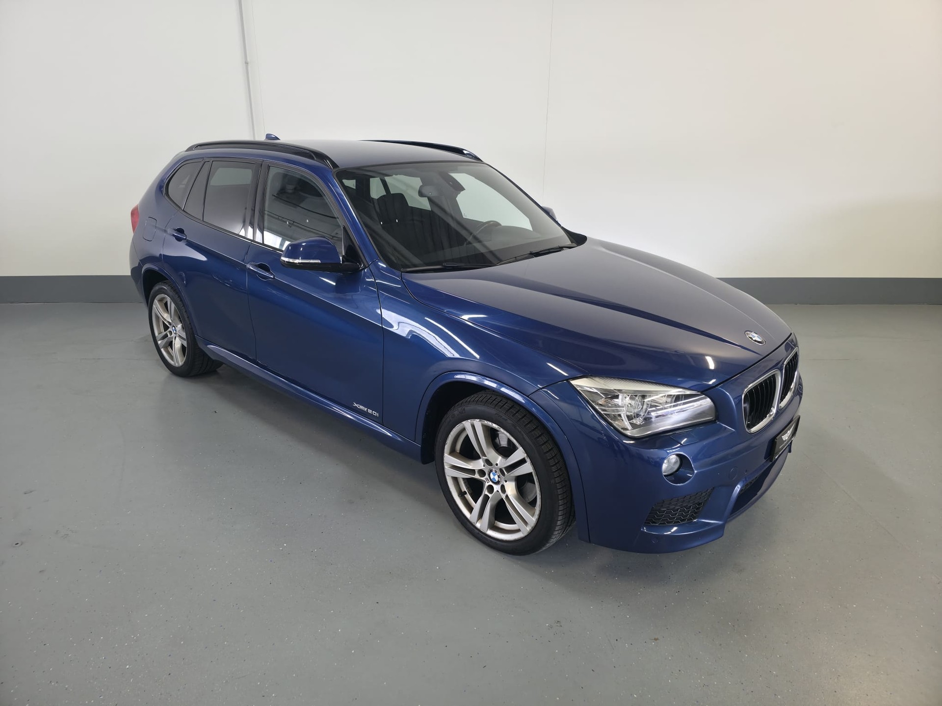 BMW X1 xDrive 20i Steptronic-image-1