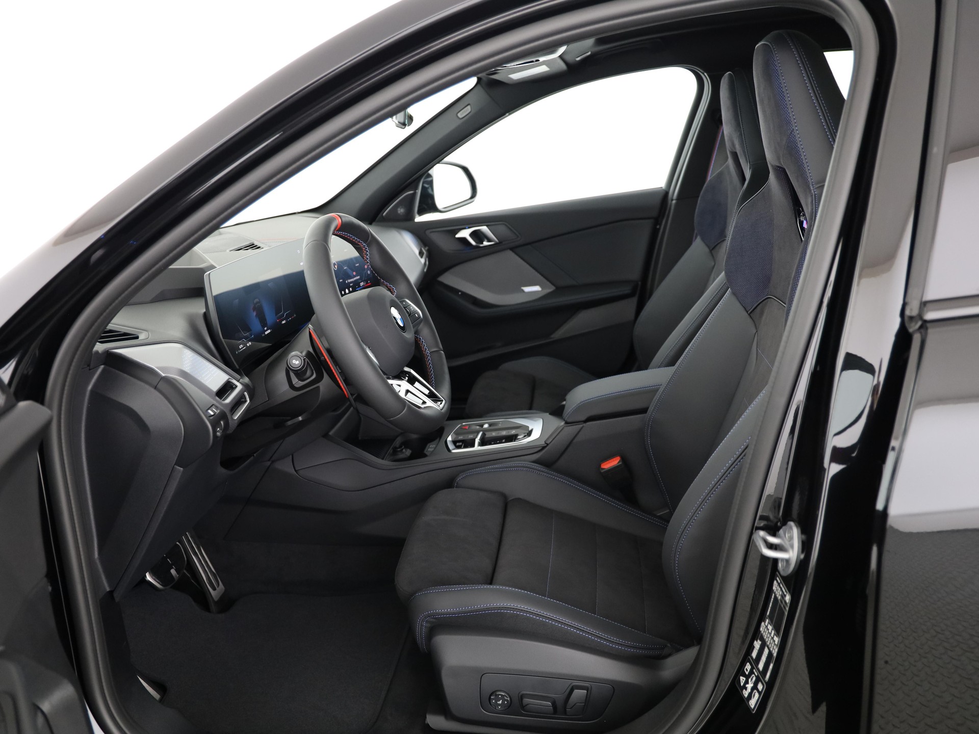 BMW M135i xDrive-image-3