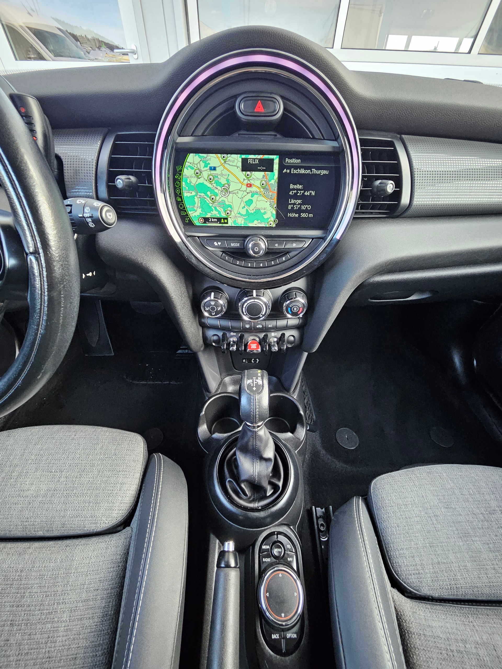MINI Cooper Steptronic-image-9
