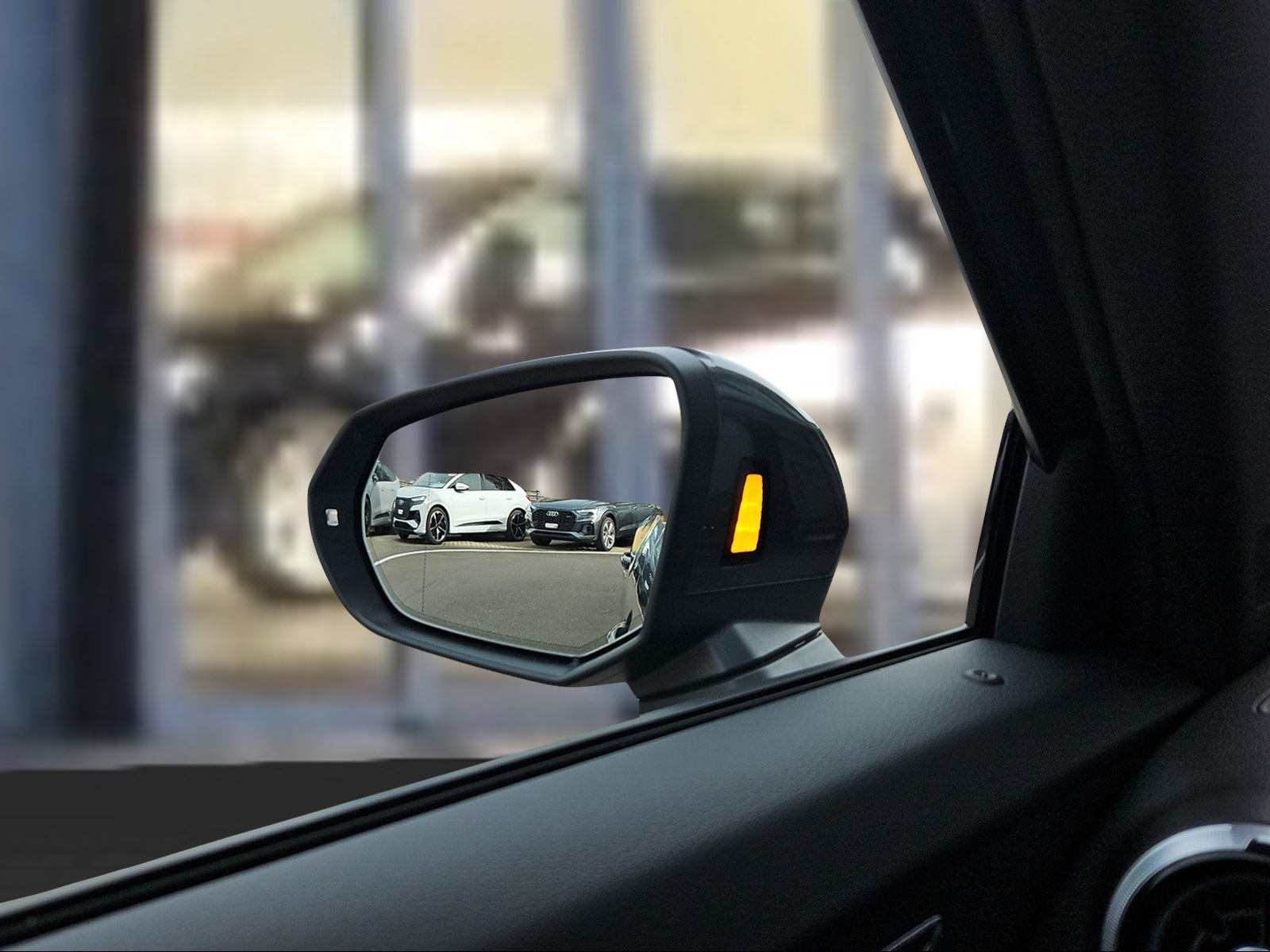 AUDI Q2 40 TFSI S line Attraction quattro S-tronic Daytonagrau Perleffekt-image-15
