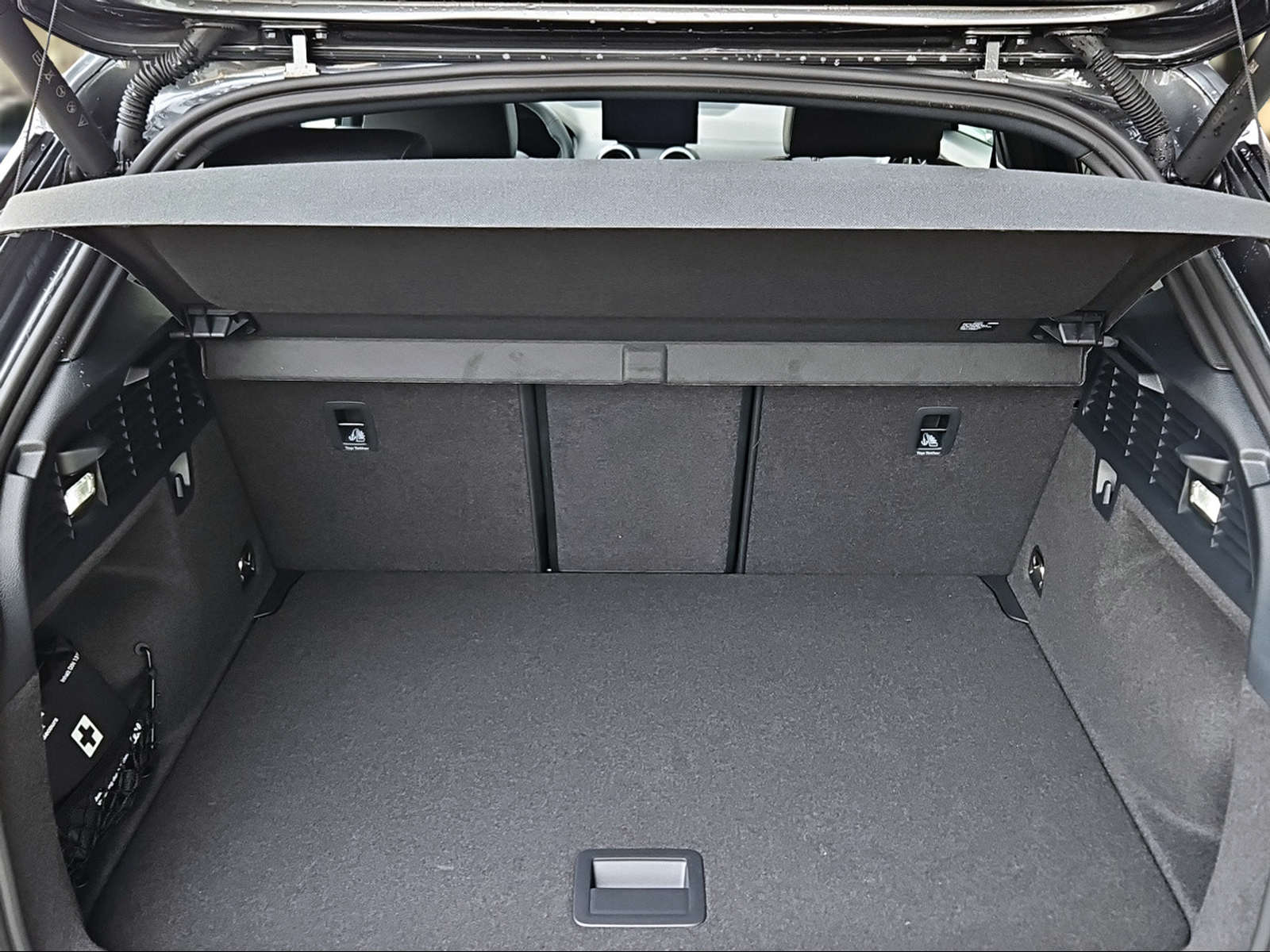 AUDI Q2 40 TFSI S line Attraction quattro S-tronic Daytonagrau Perleffekt-image-5