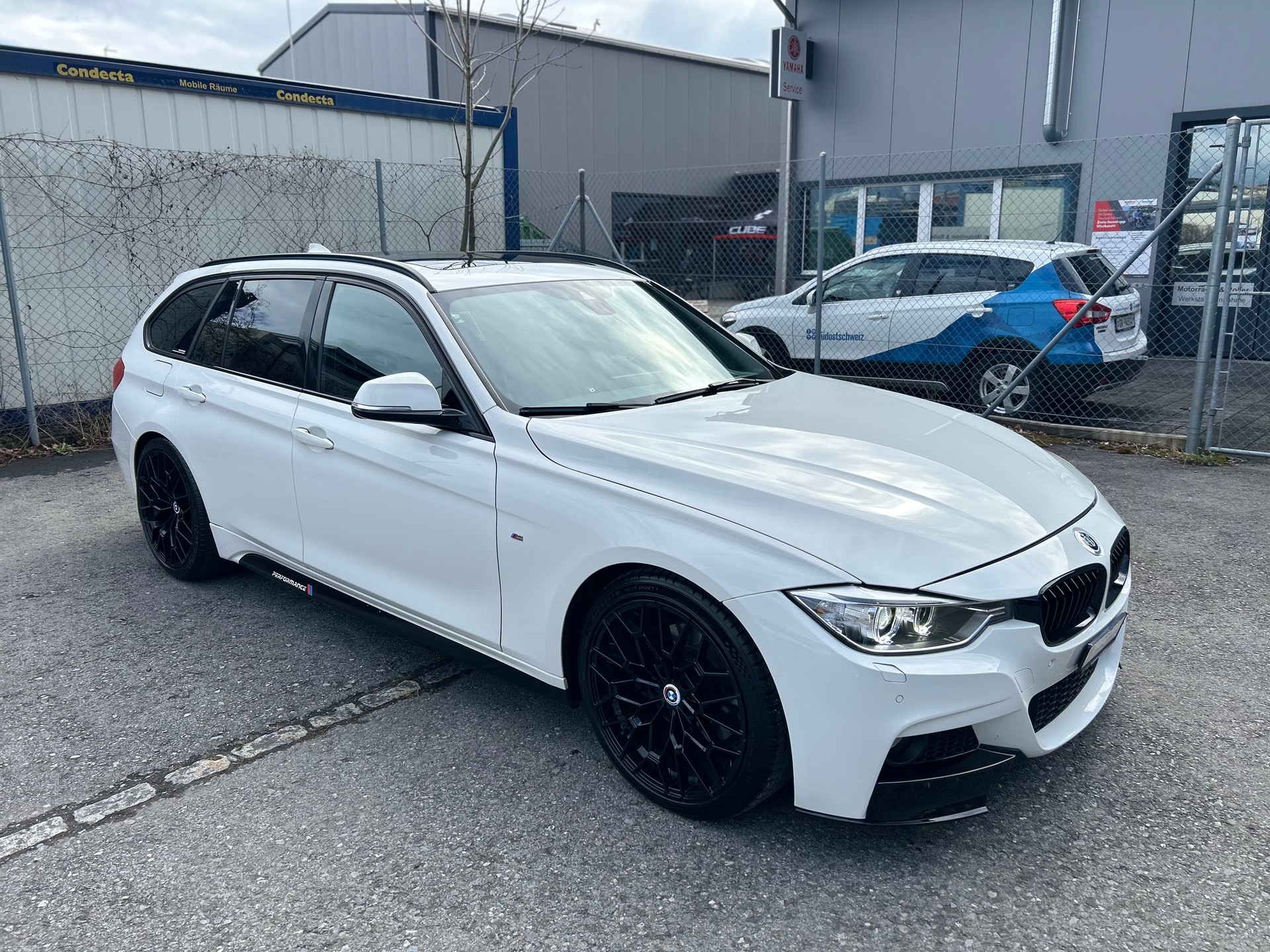 BMW 330d xDrive Touring Steptronic M-Sport-Paket-image-1