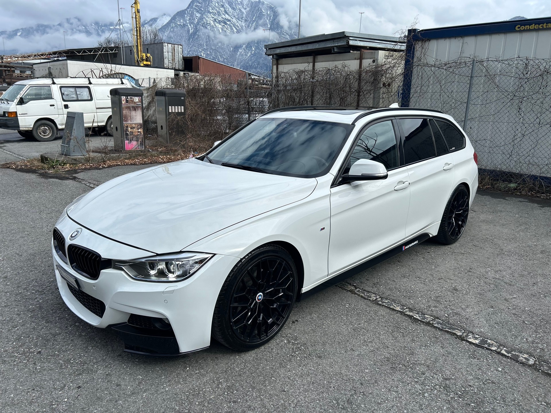 BMW 330d xDrive Touring Steptronic M-Sport-Paket