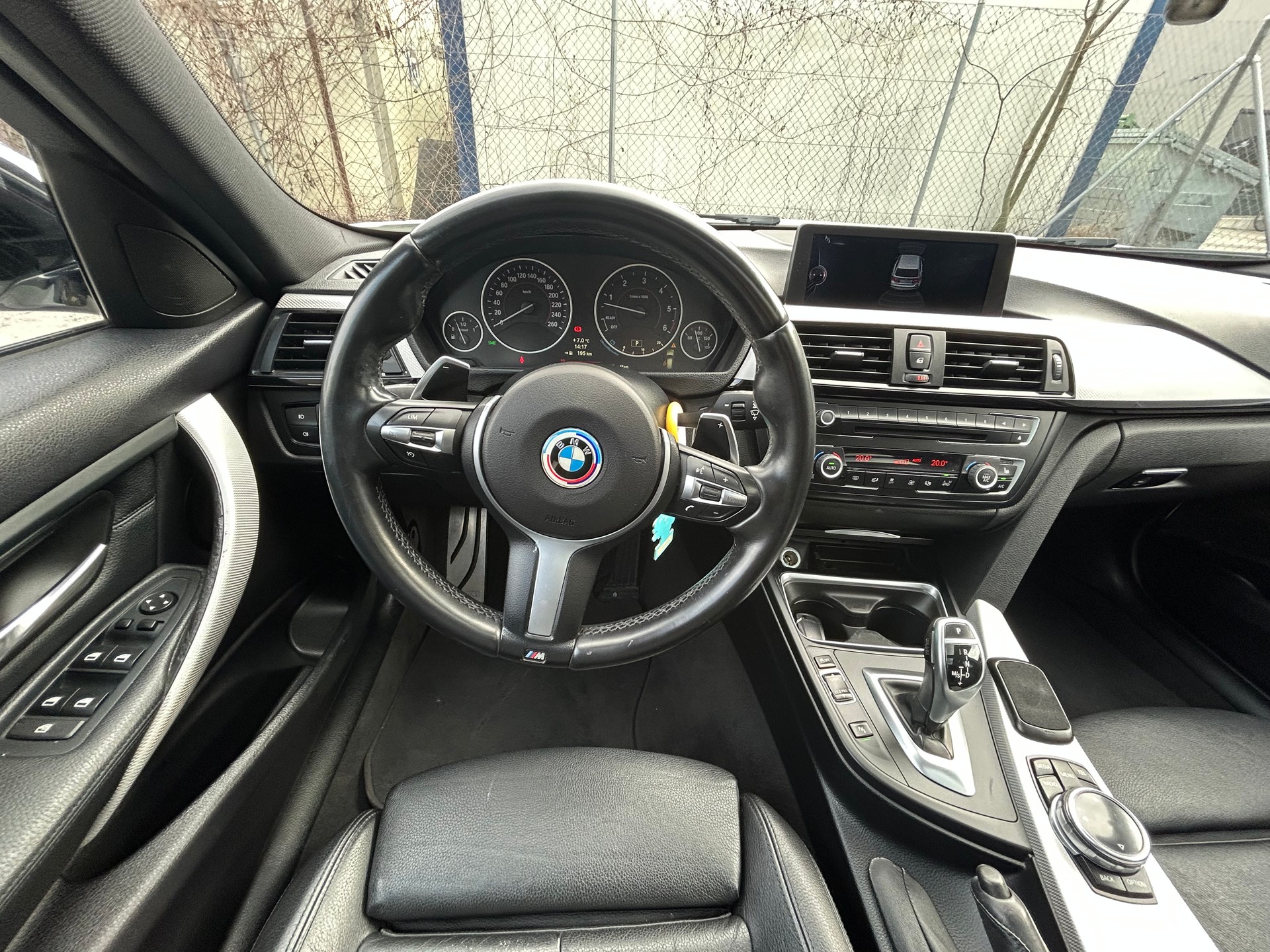 BMW 330d xDrive Touring Steptronic M-Sport-Paket-image-9