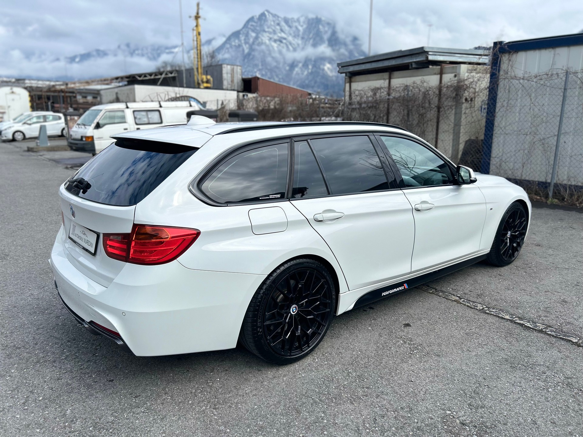 BMW 330d xDrive Touring Steptronic M-Sport-Paket-image-2