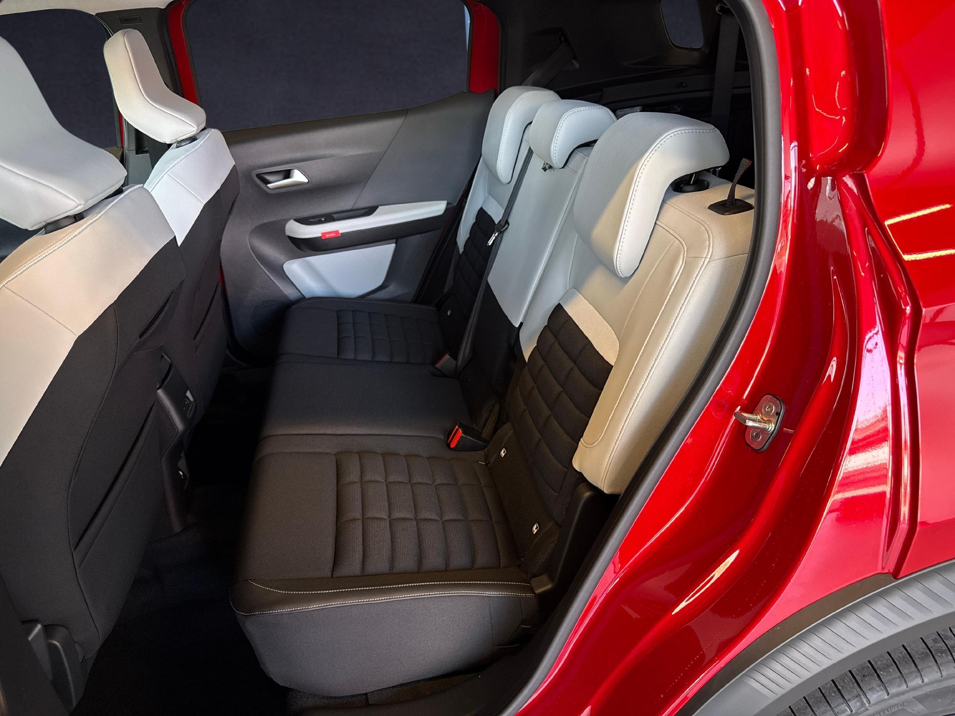 CITROEN C3 Aircross 1.2 Hybrid Max-image-10