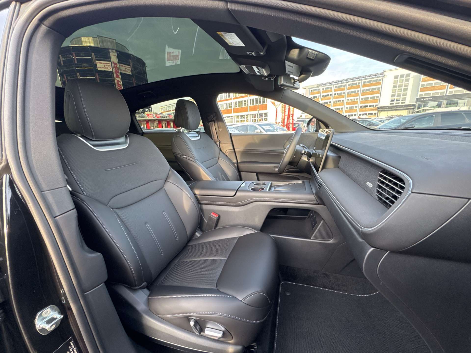 XPENG G6 87,5kWh Performance 476PS AWD Automat-image-12