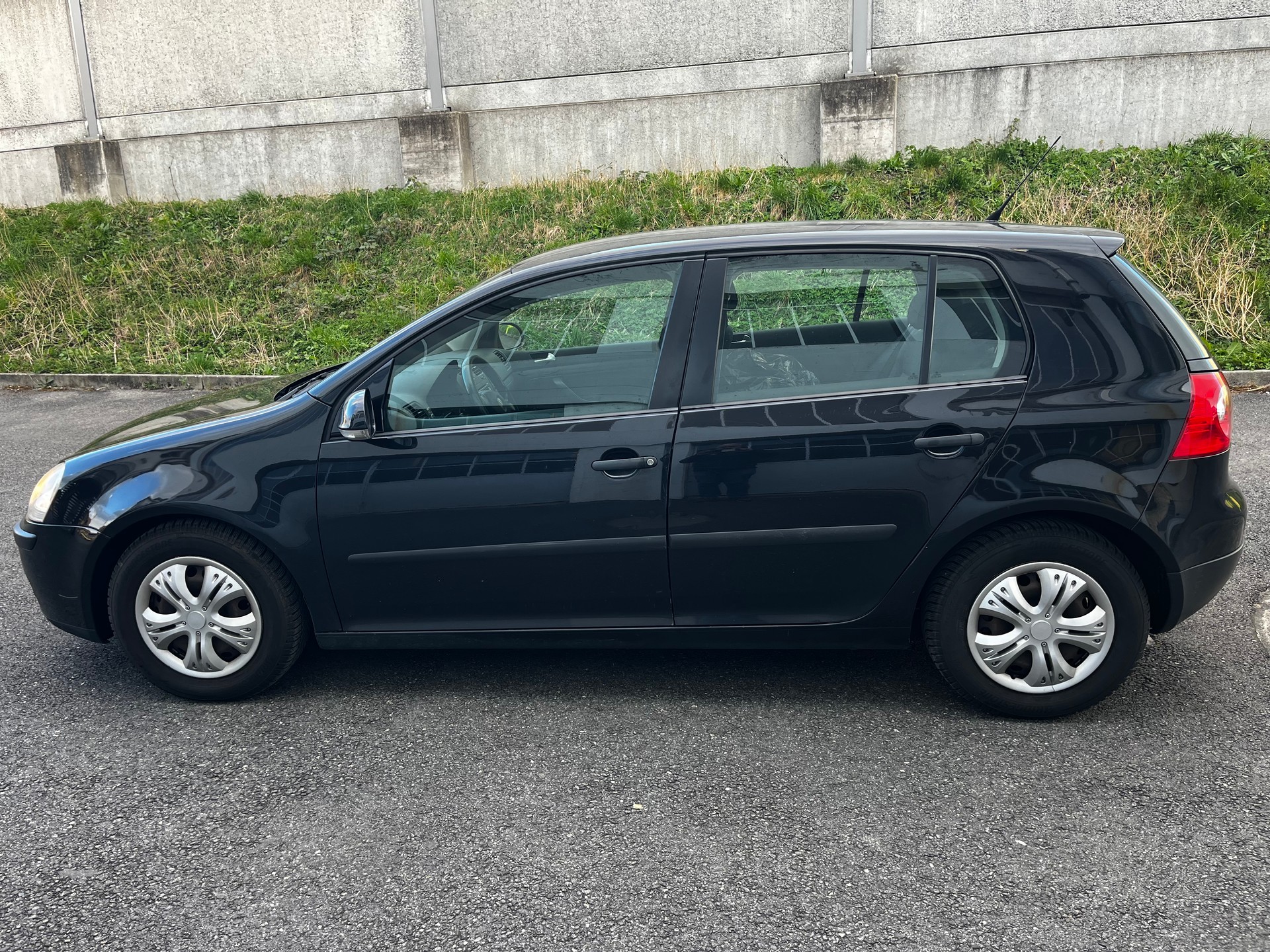 VW Golf 1.6 FSI Comfortline-image-4