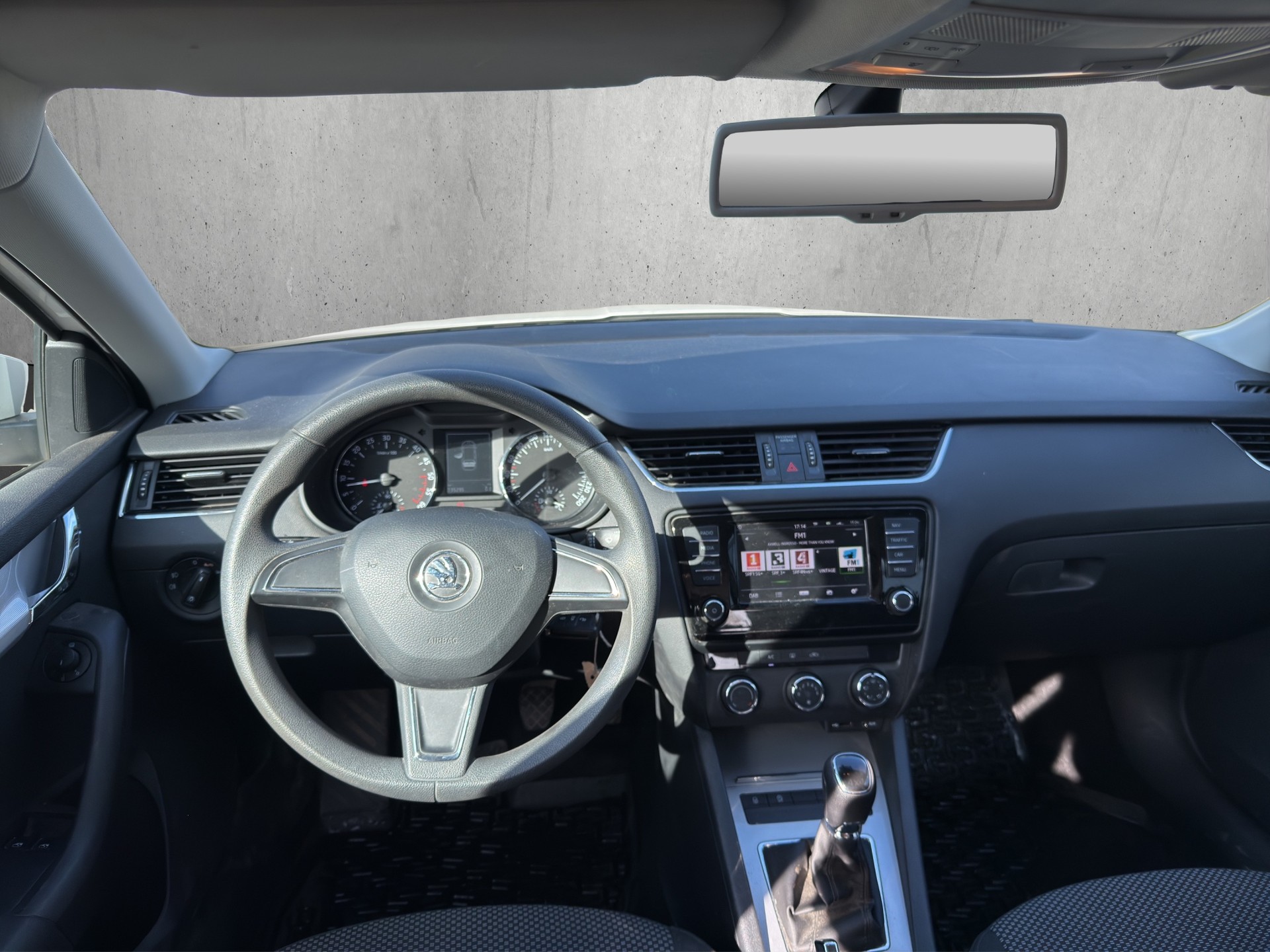 SKODA Octavia Combi 1.6 TDI Ambition 4x4-image-9