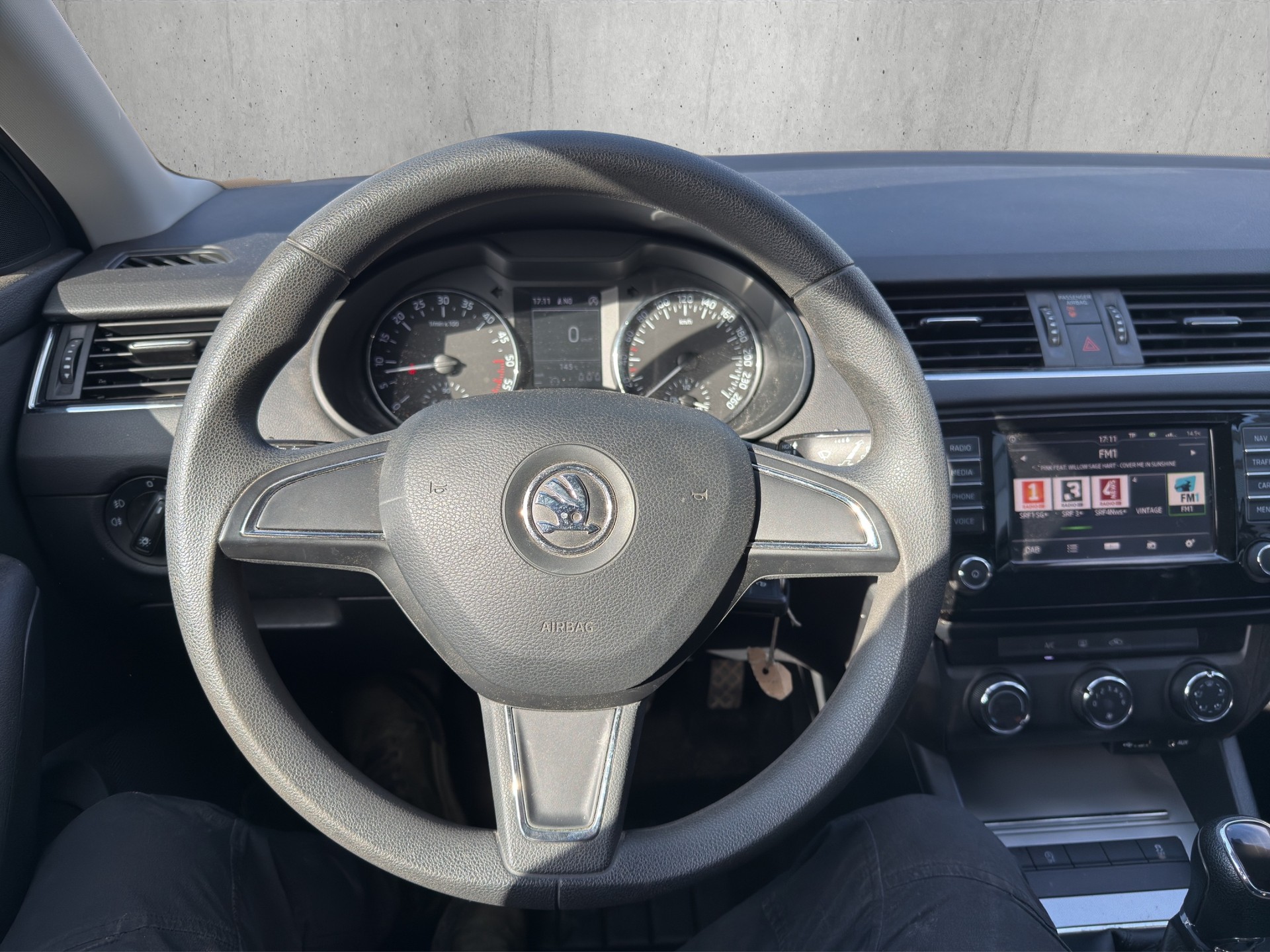 SKODA Octavia Combi 1.6 TDI Ambition 4x4-image-8