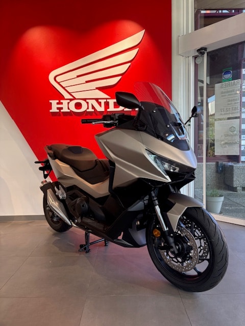 HONDA NSS 750