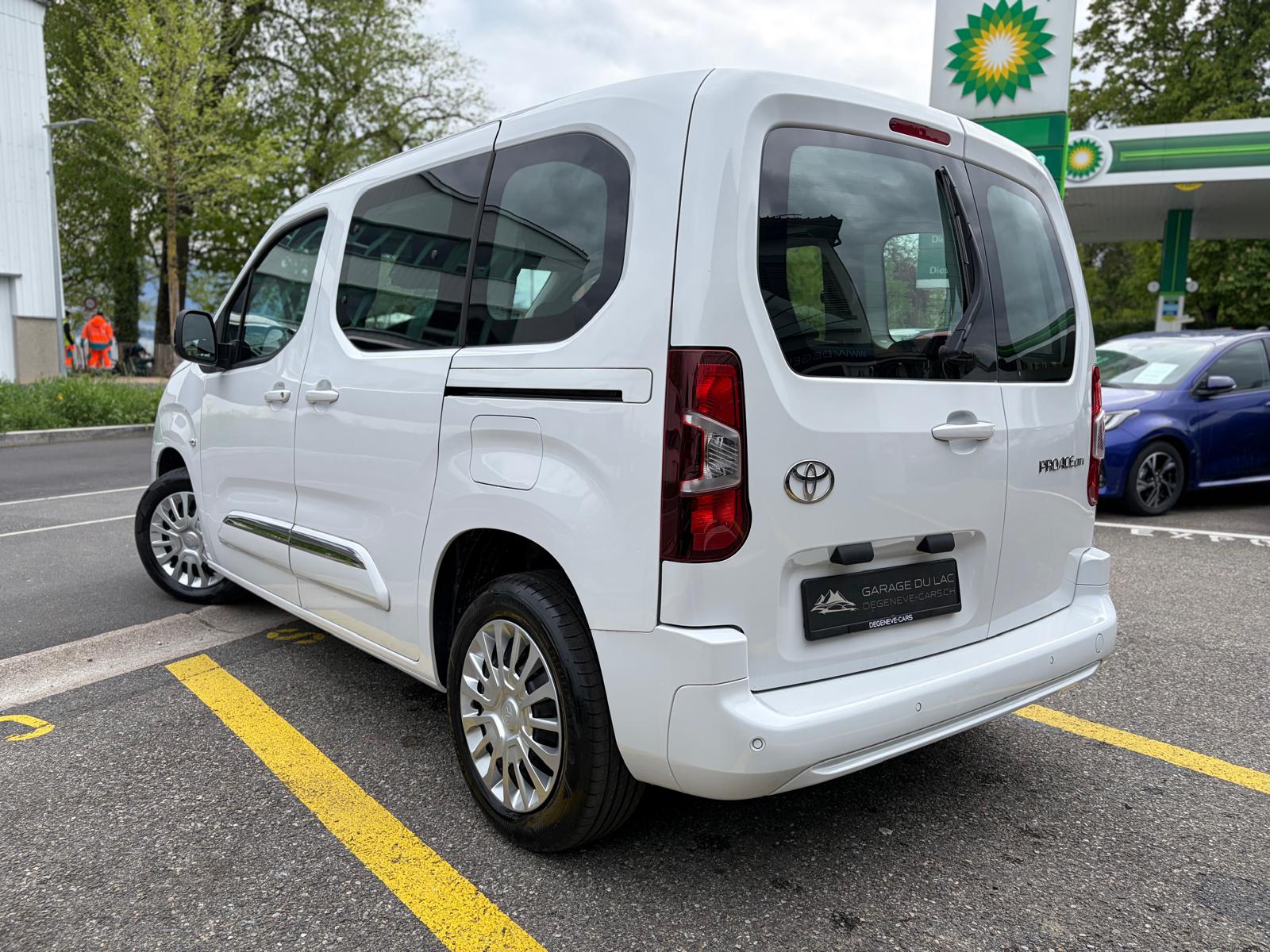 TOYOTA Proace City Verso 1.2 Comfort Medium-showroom-element-2