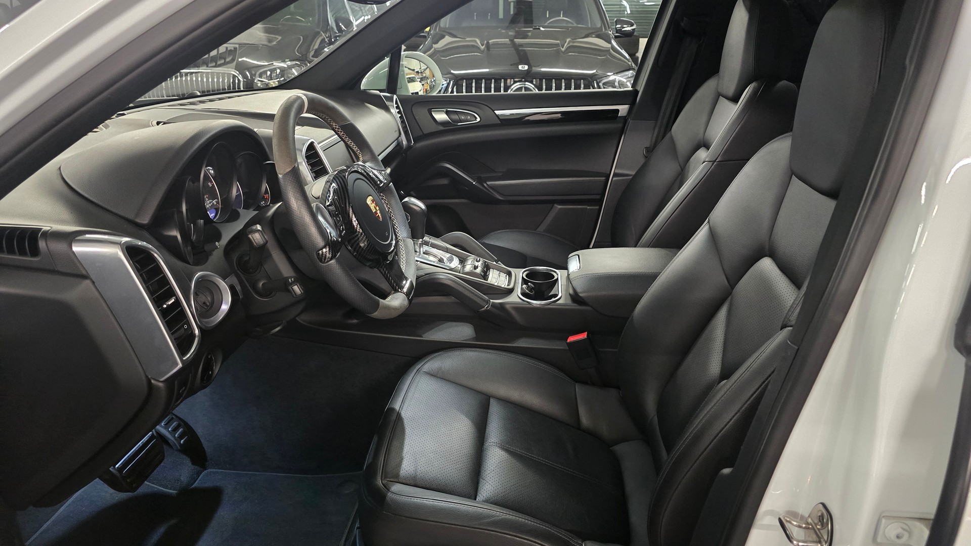 PORSCHE GTS Look Cayenne Diesel-image-18