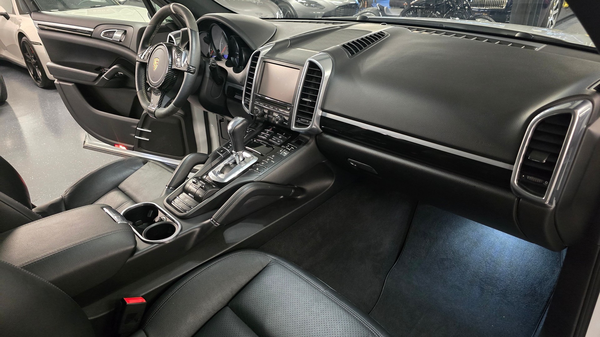 PORSCHE GTS Look Cayenne Diesel-image-14