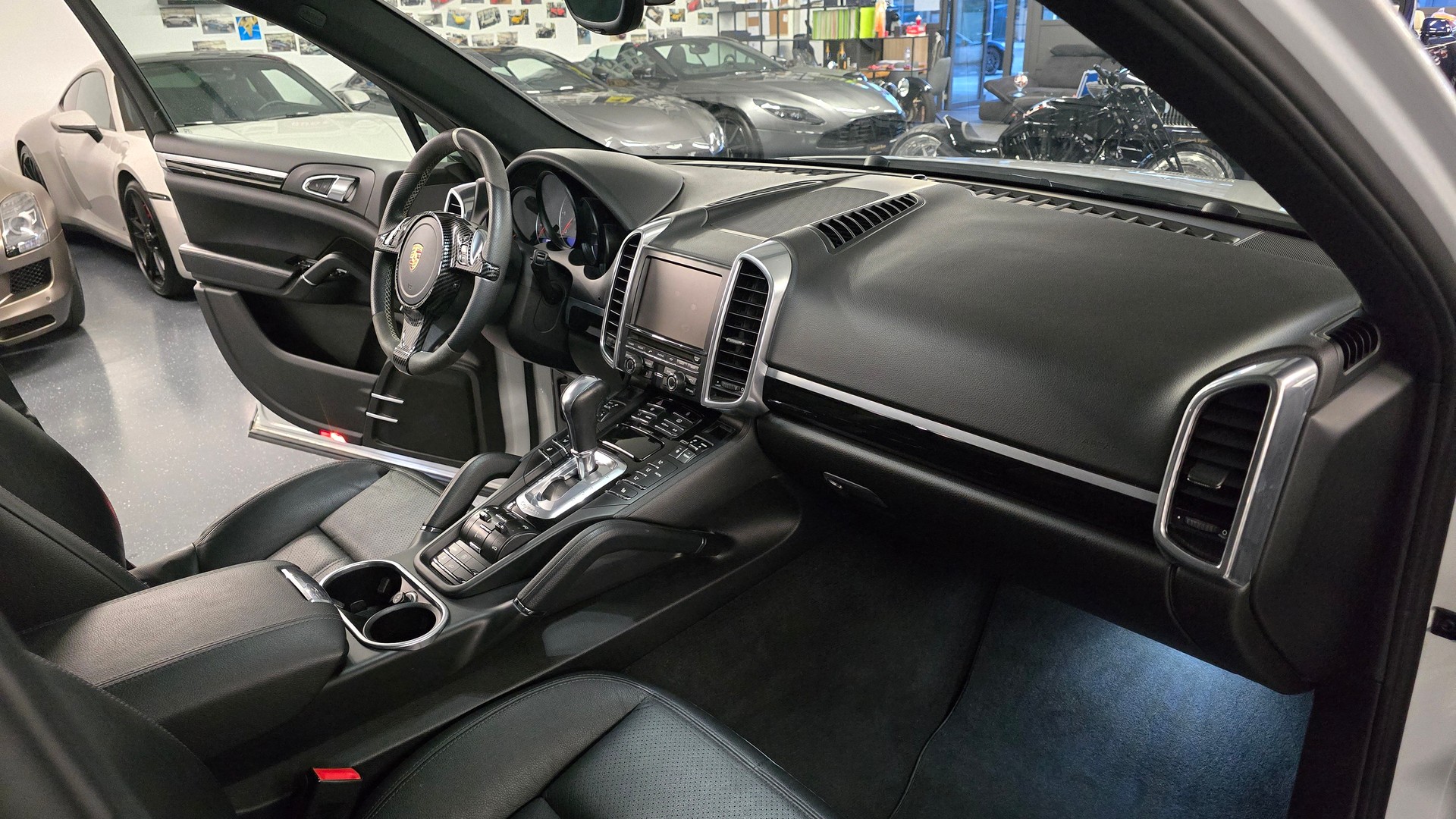 PORSCHE GTS Look Cayenne Diesel-image-13
