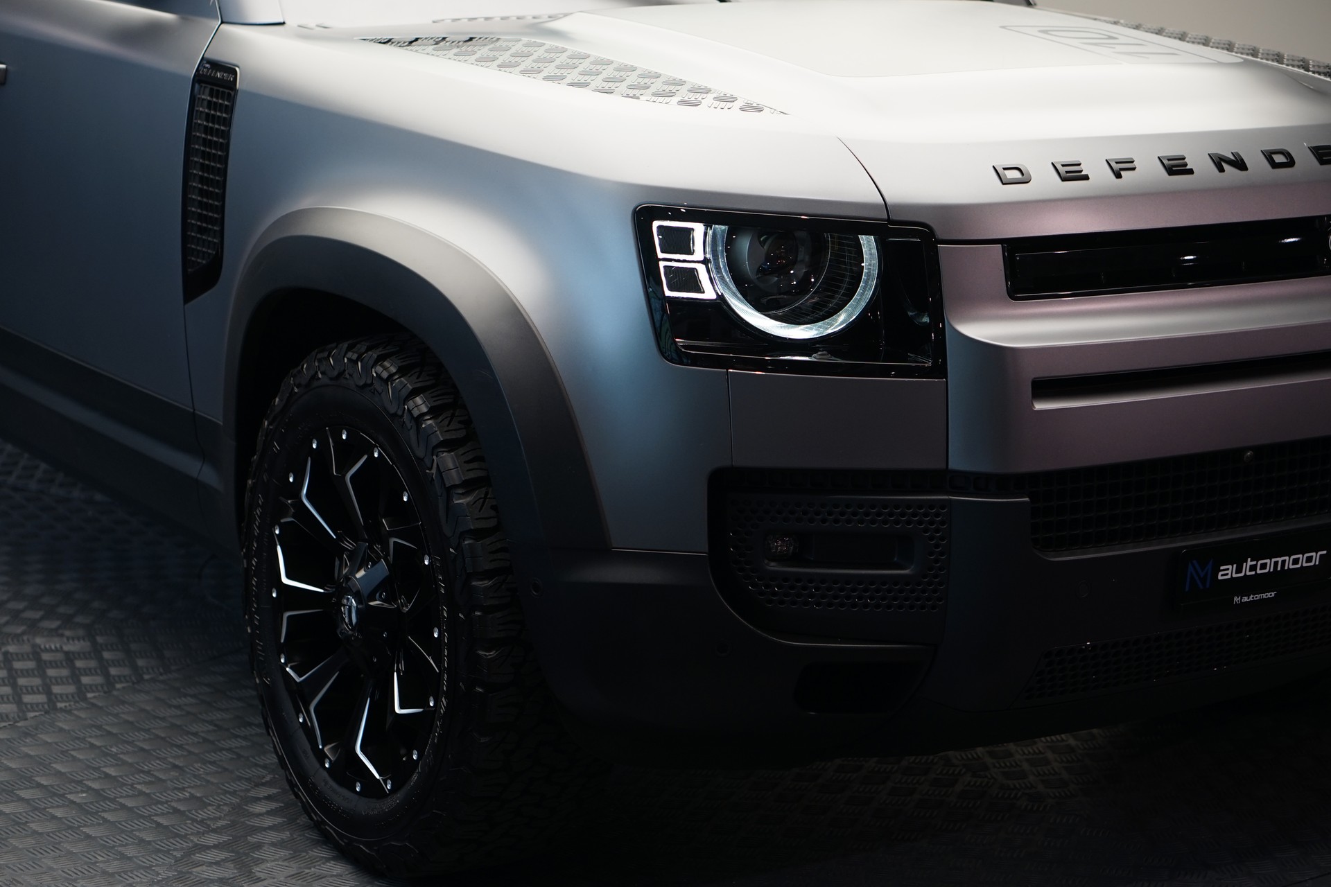 LAND ROVER Defender 110 3.0 D I6 300 HSE AWD AT8 *Fuel Offroad Felgen* *CH-Fahrzeug* *Approved Garantie*-image-31