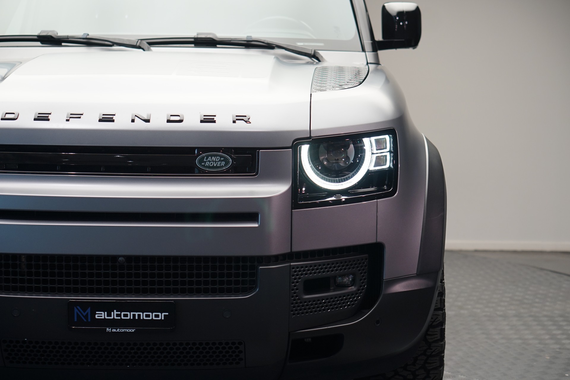 LAND ROVER Defender 110 3.0 D I6 300 HSE AWD AT8 *Fuel Offroad Felgen* *CH-Fahrzeug* *Approved Garantie*-image-9