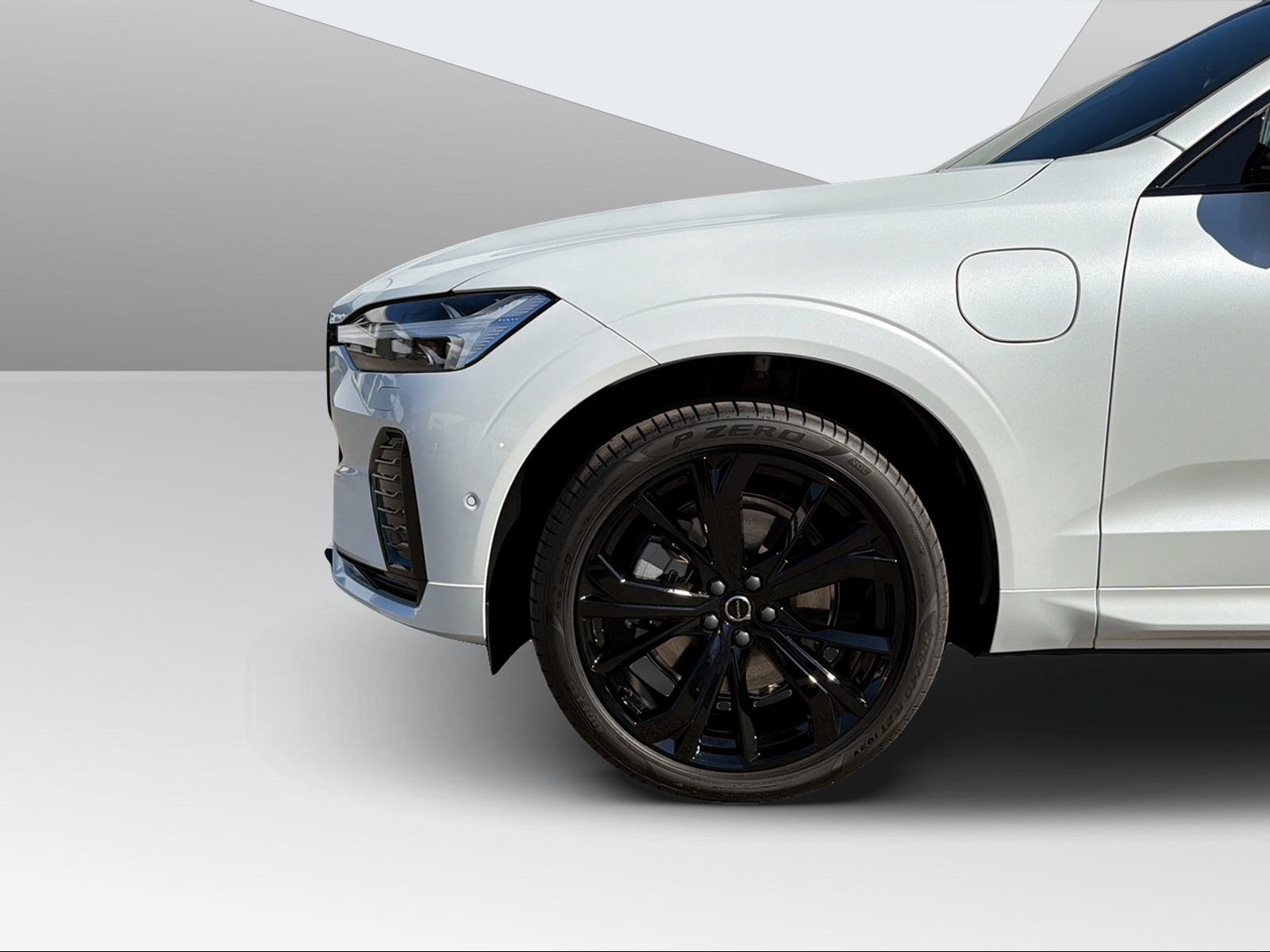 VOLVO XC60 2.0 T6 TE Black Edition eAWD-image-8