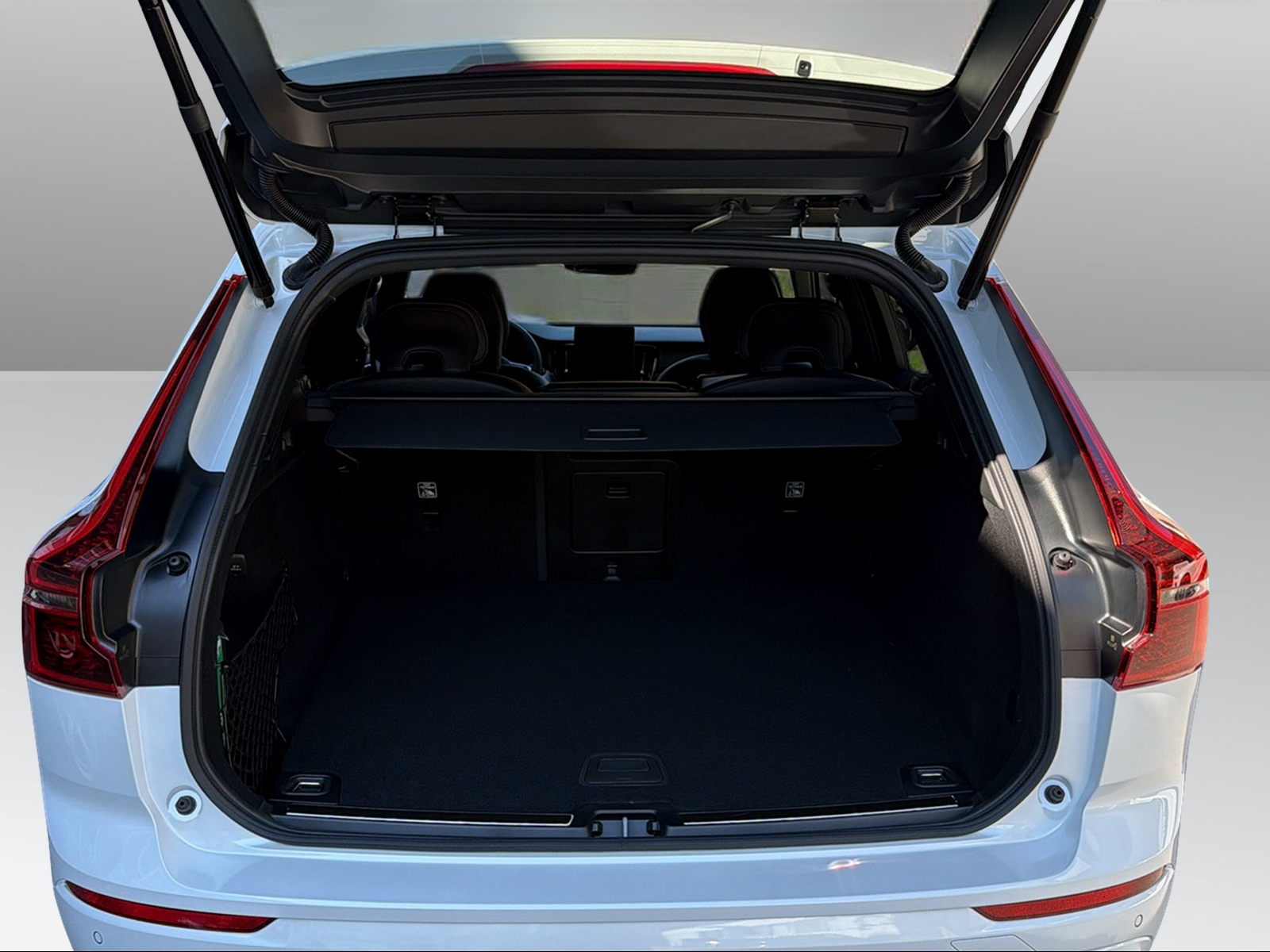 VOLVO XC60 2.0 T6 TE Black Edition eAWD-image-9