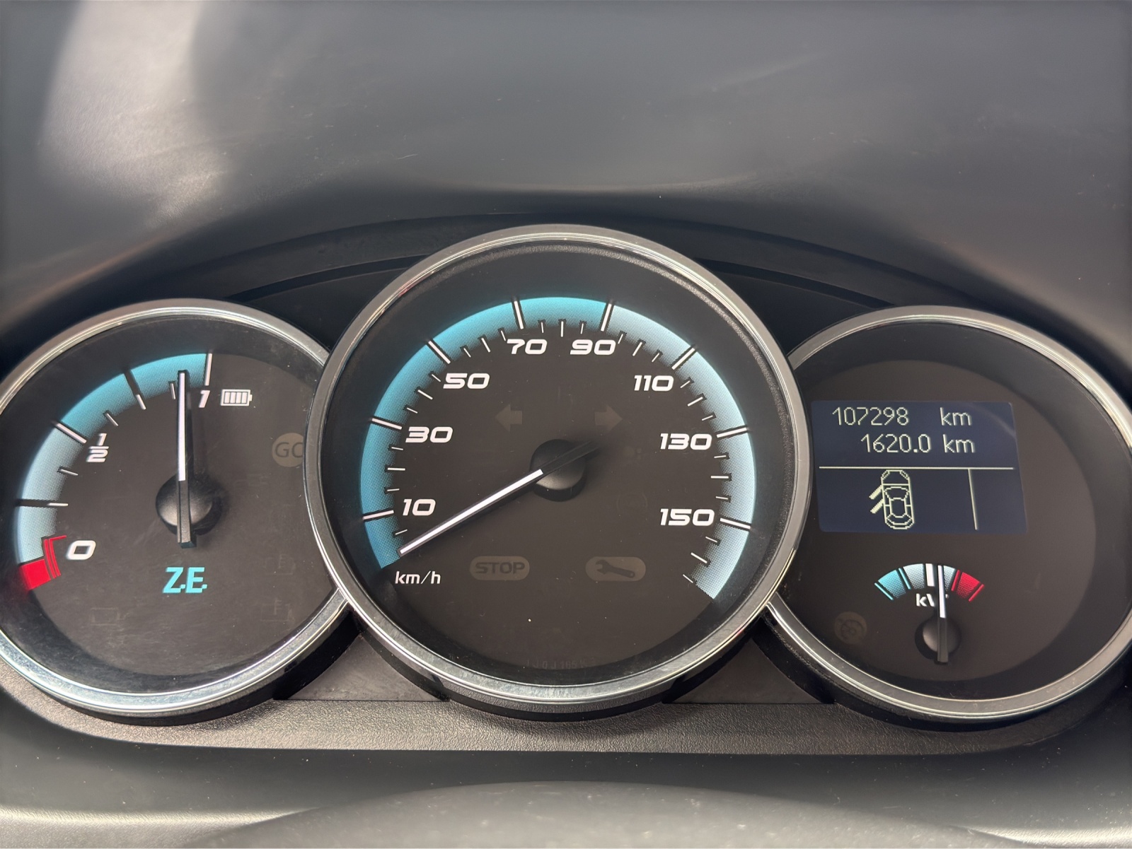 RENAULT Fluence Z.E Dynamique-image-8