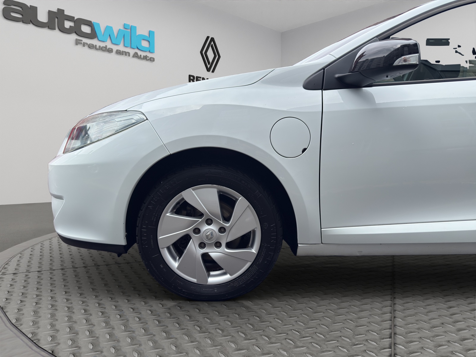 RENAULT Fluence Z.E Dynamique-image-11