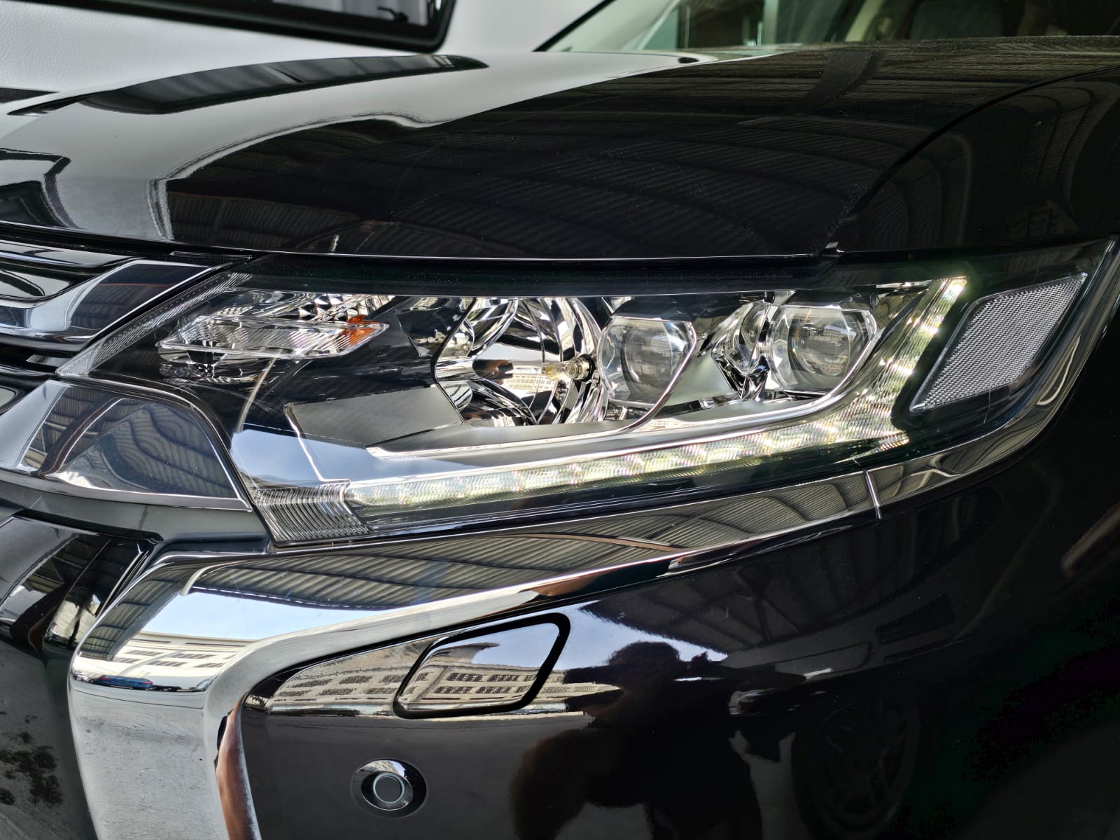 MITSUBISHI Outlander 2.4 PHEV Diamond S-Edition 4WD Automatic-image-22