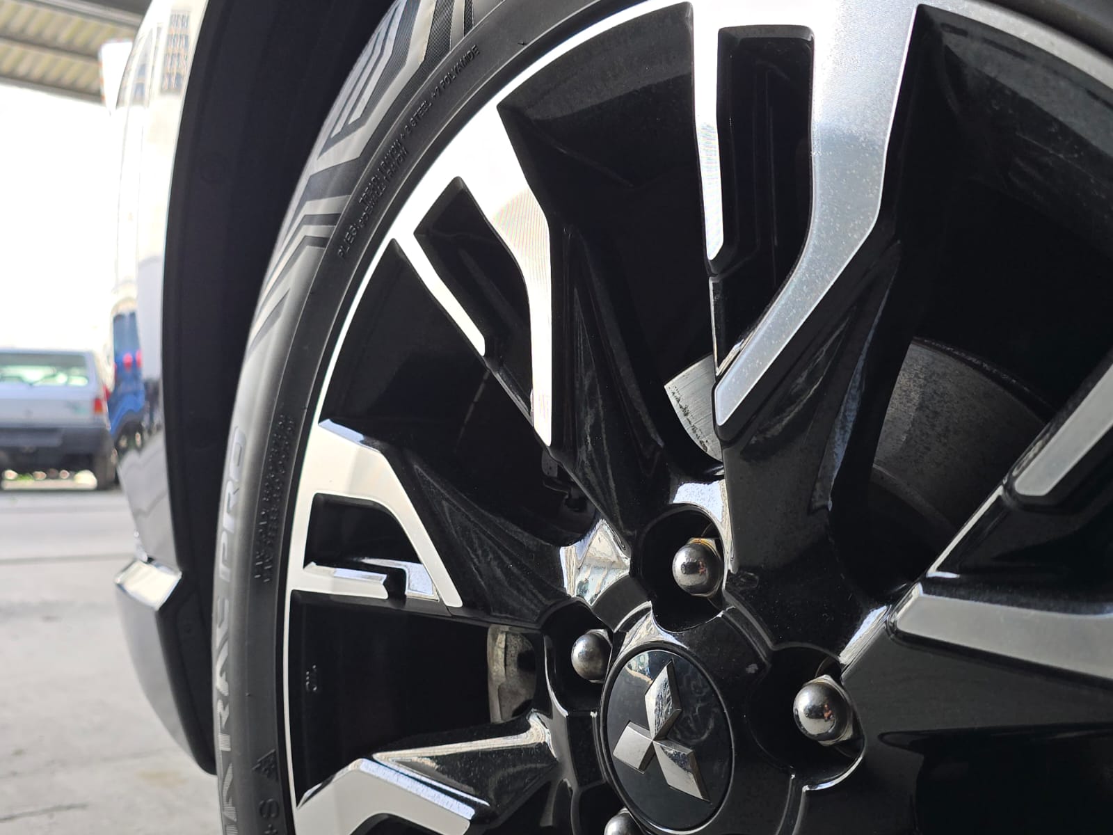 MITSUBISHI Outlander 2.4 PHEV Diamond S-Edition 4WD Automatic-image-24