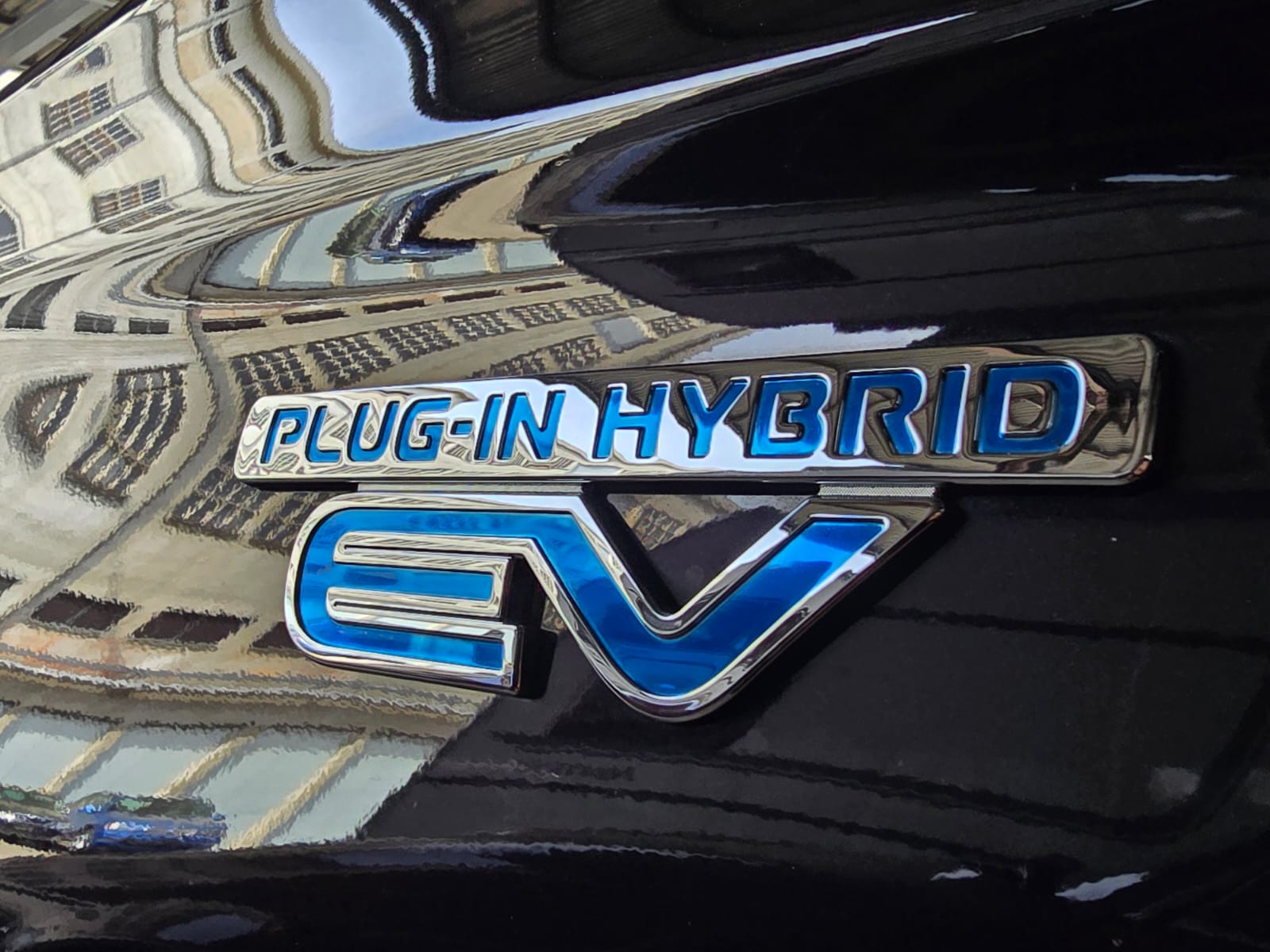 MITSUBISHI Outlander 2.4 PHEV Diamond S-Edition 4WD Automatic-image-25