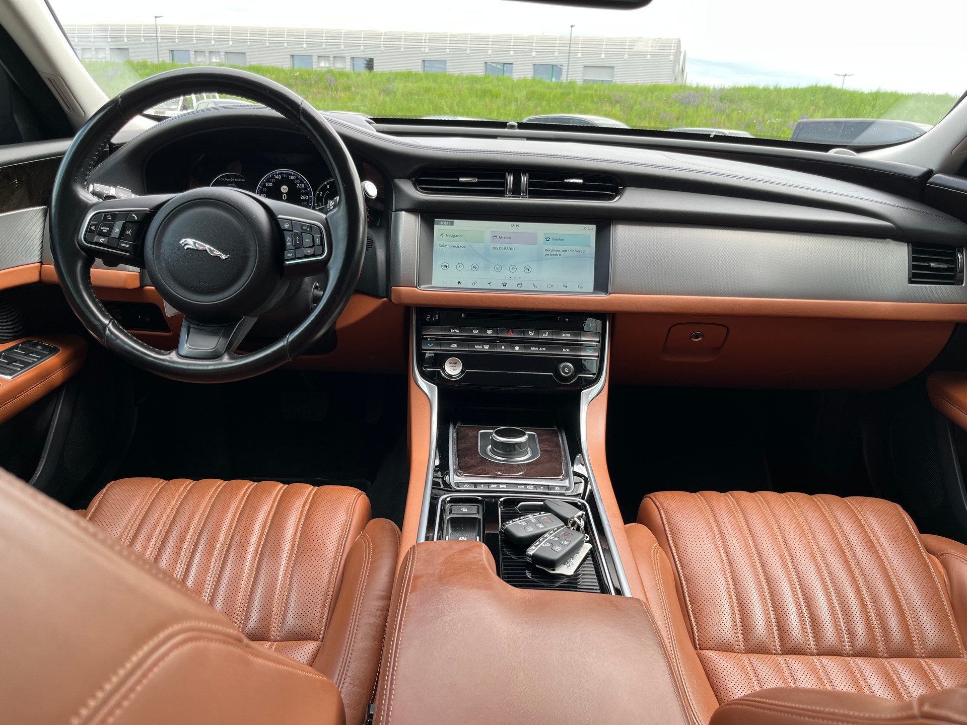 JAGUAR XF 35t Prestige AWD+++AB MFK+++TOP AUSGESTATTET+++GEPFLEGT+++-image-6