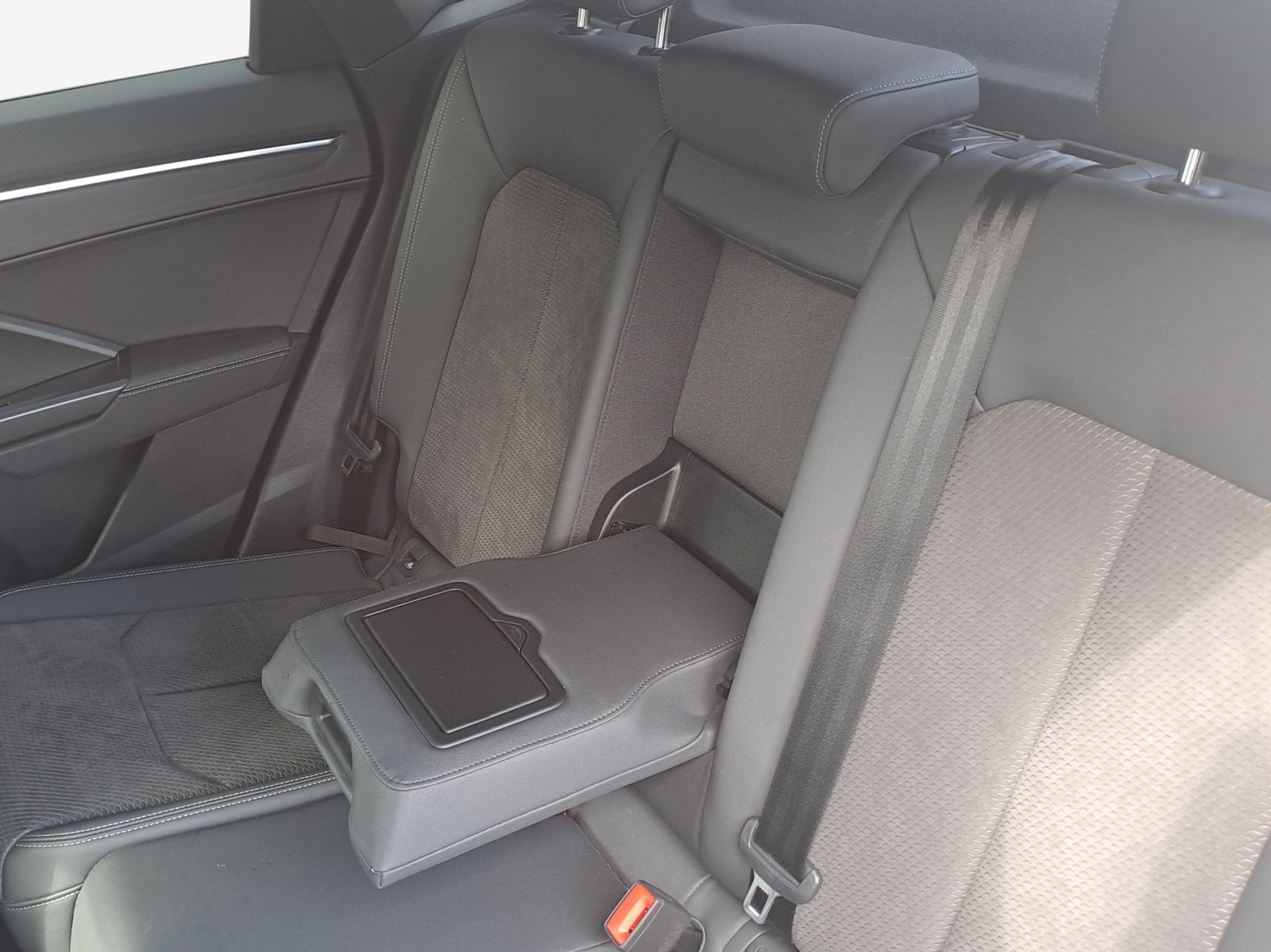 AUDI Q3 Sportback 35 TFSI S line Attraction S-tronic-image-11