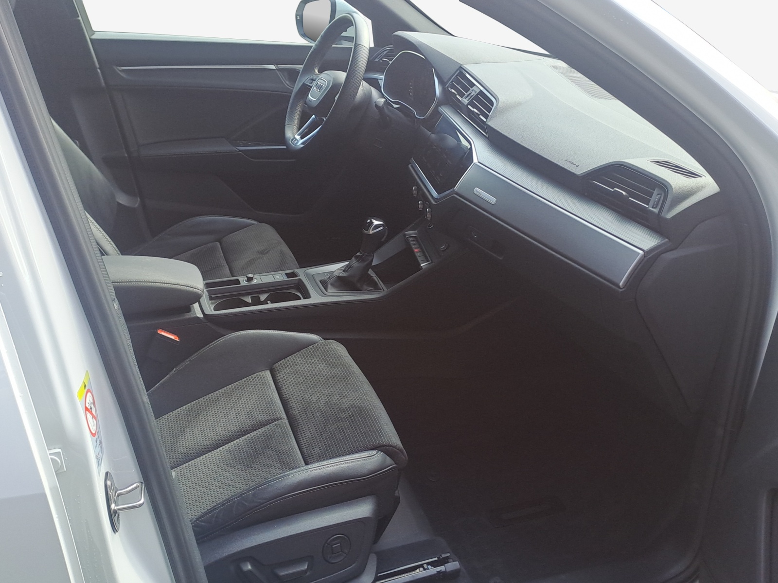 AUDI Q3 Sportback 35 TFSI S line Attraction S-tronic-image-13