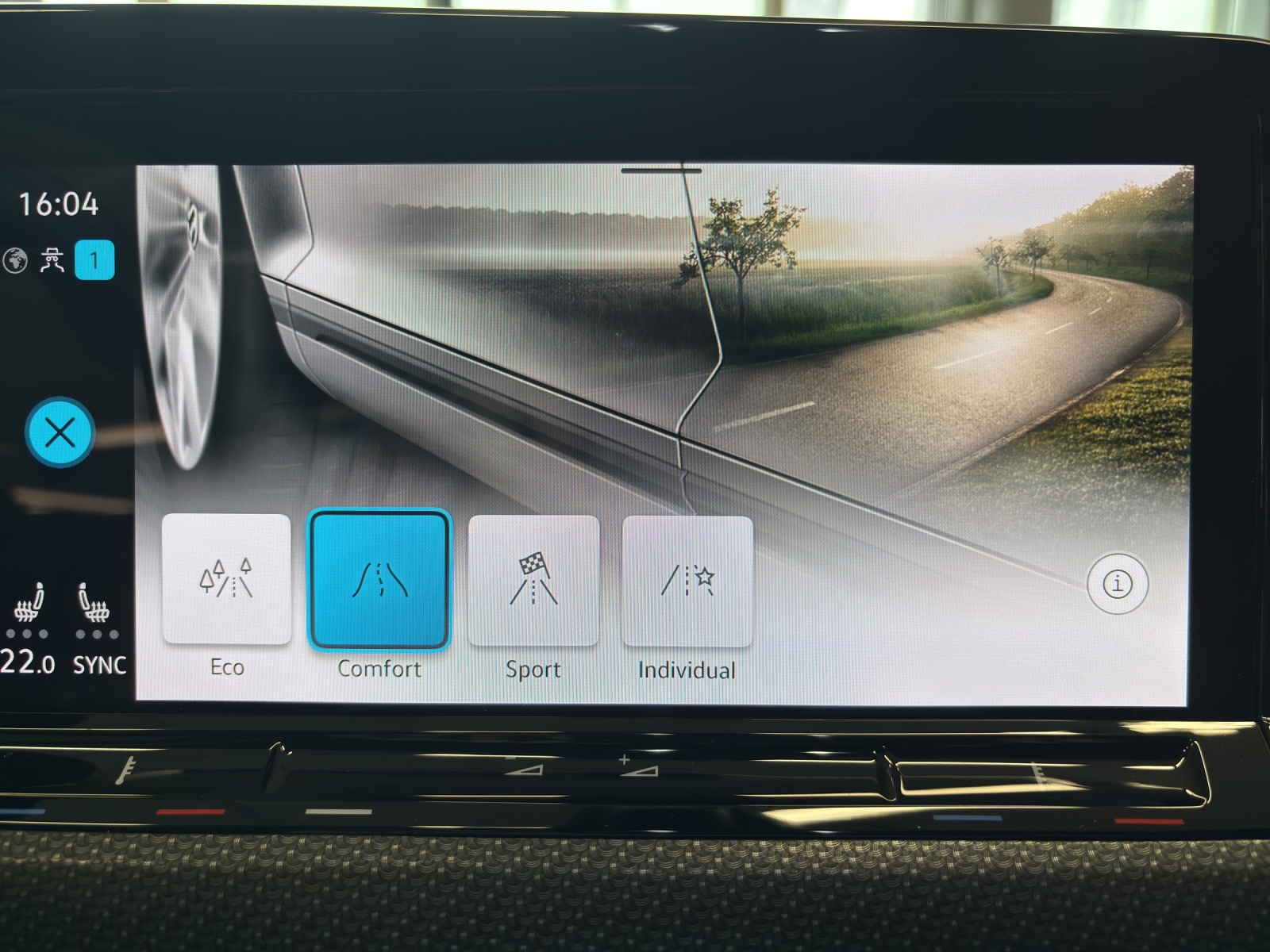 VW Golf 1.5 eTSI mHEV ACT R-Line DSG mit Keyless & Rückfahrkamera-image-25