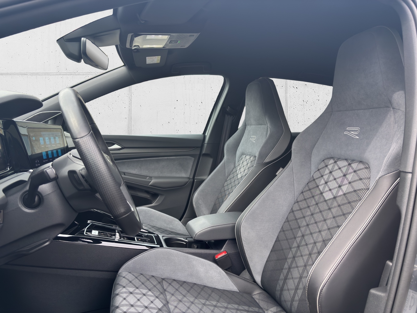 VW Golf 1.5 eTSI mHEV ACT R-Line DSG mit Keyless & Rückfahrkamera-image-27
