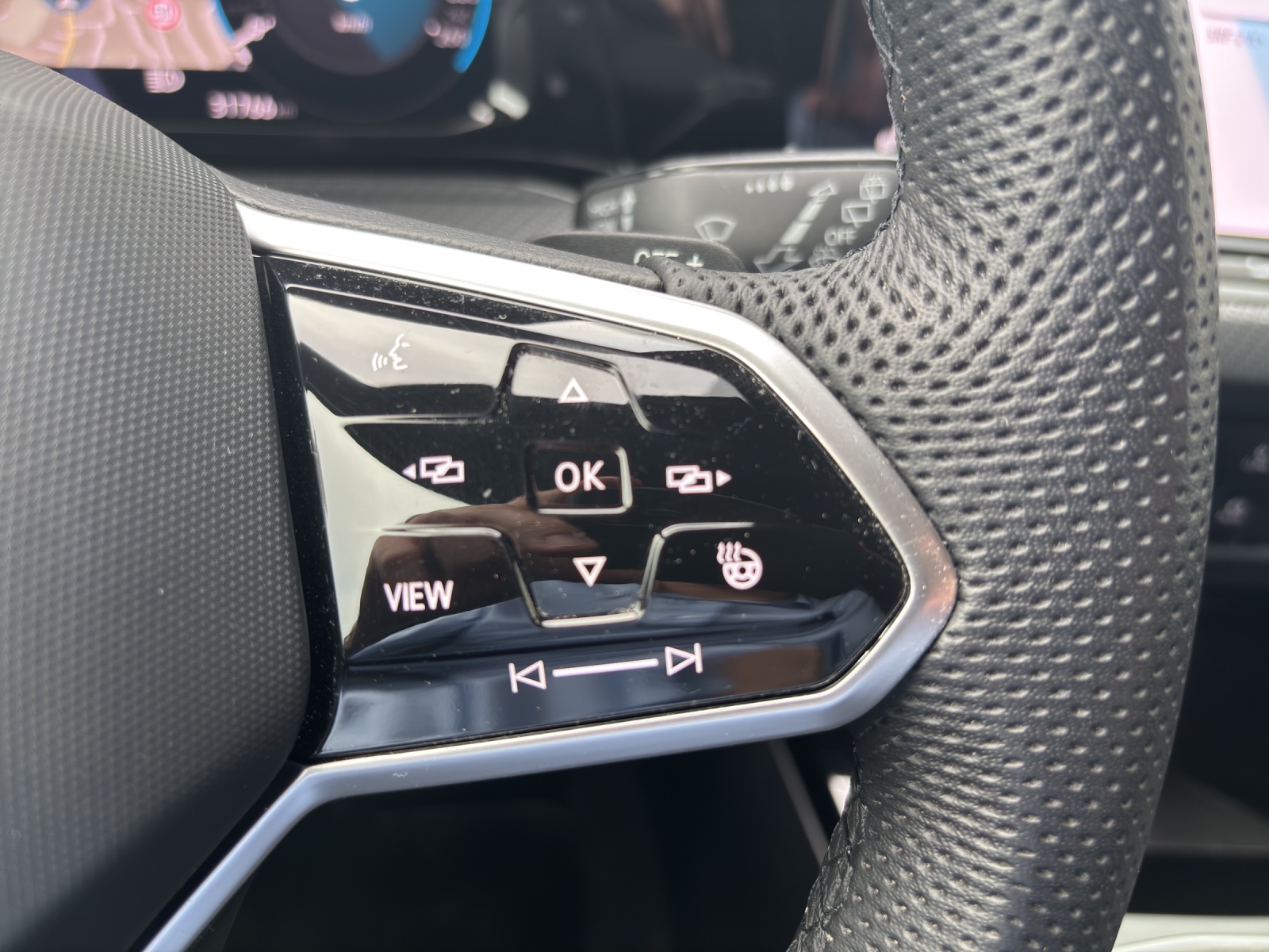 VW Golf 1.5 eTSI mHEV ACT R-Line DSG mit Keyless & Rückfahrkamera-image-13