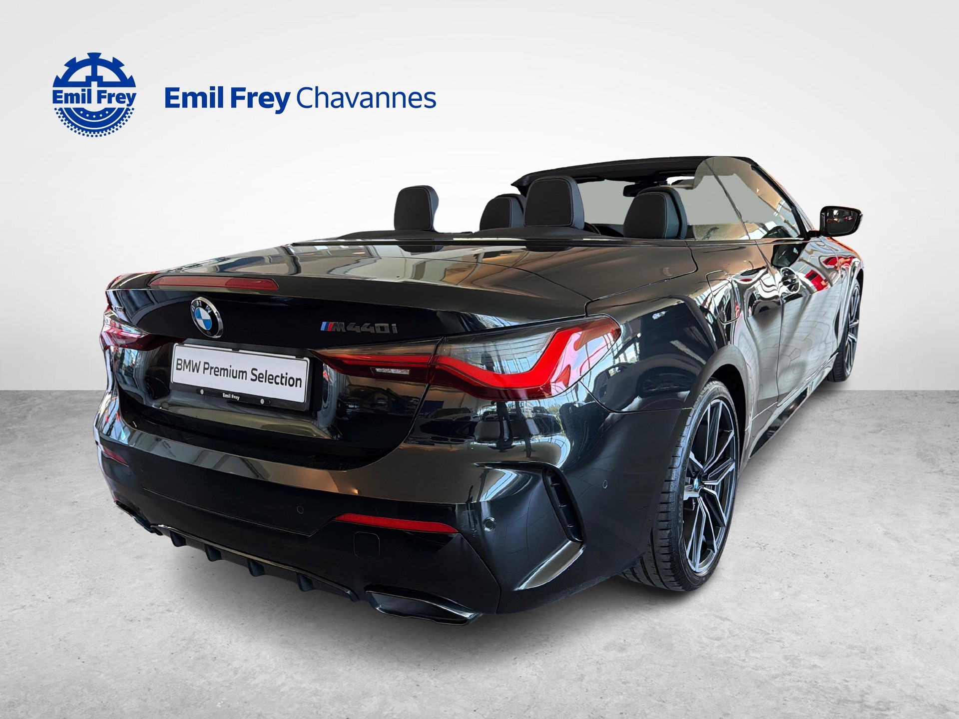 BMW M440i xDrive Cabrio-image-5