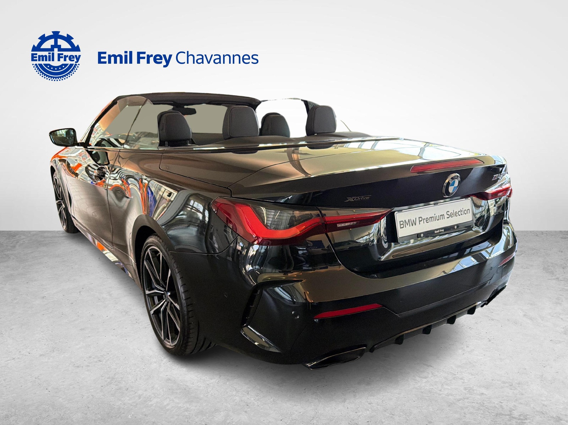 BMW M440i xDrive Cabrio-image-3