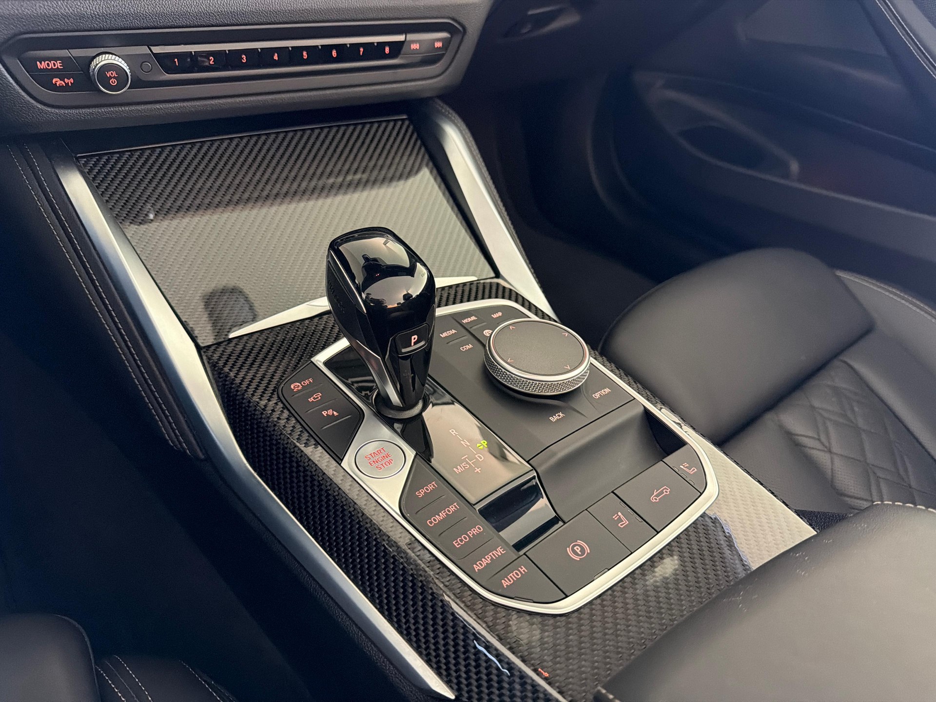 BMW M440i xDrive Cabrio-image-16