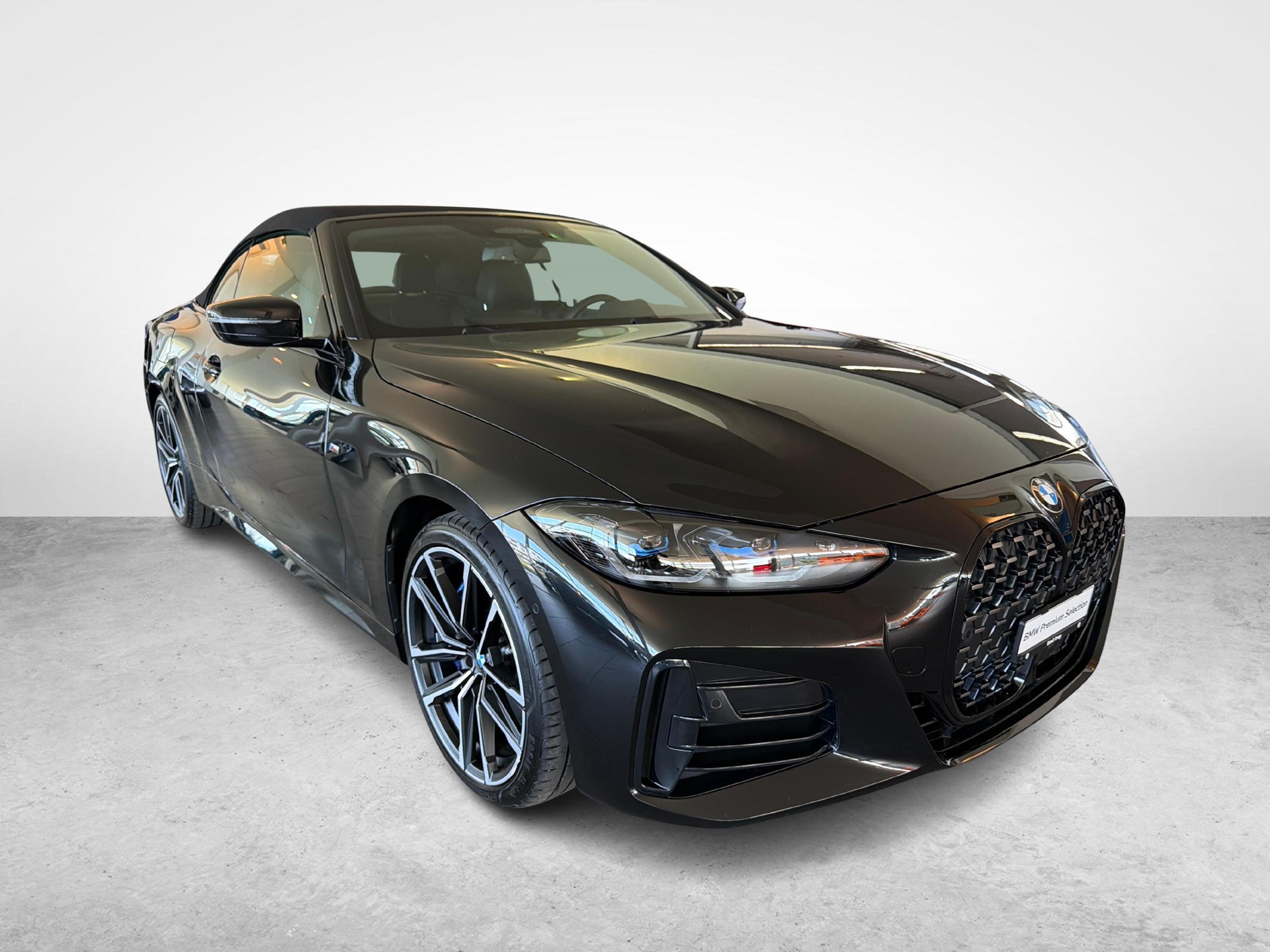 BMW M440i xDrive Cabrio-image-2