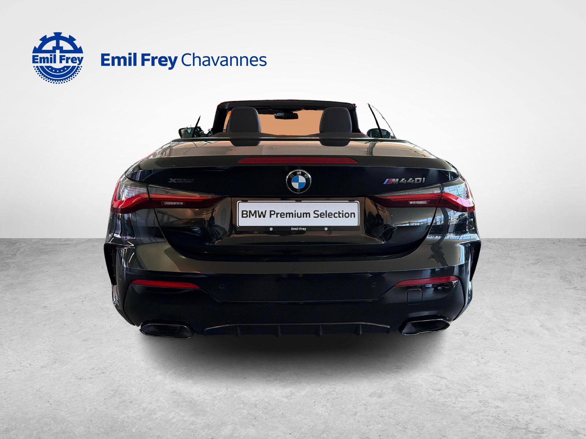 BMW M440i xDrive Cabrio-image-8